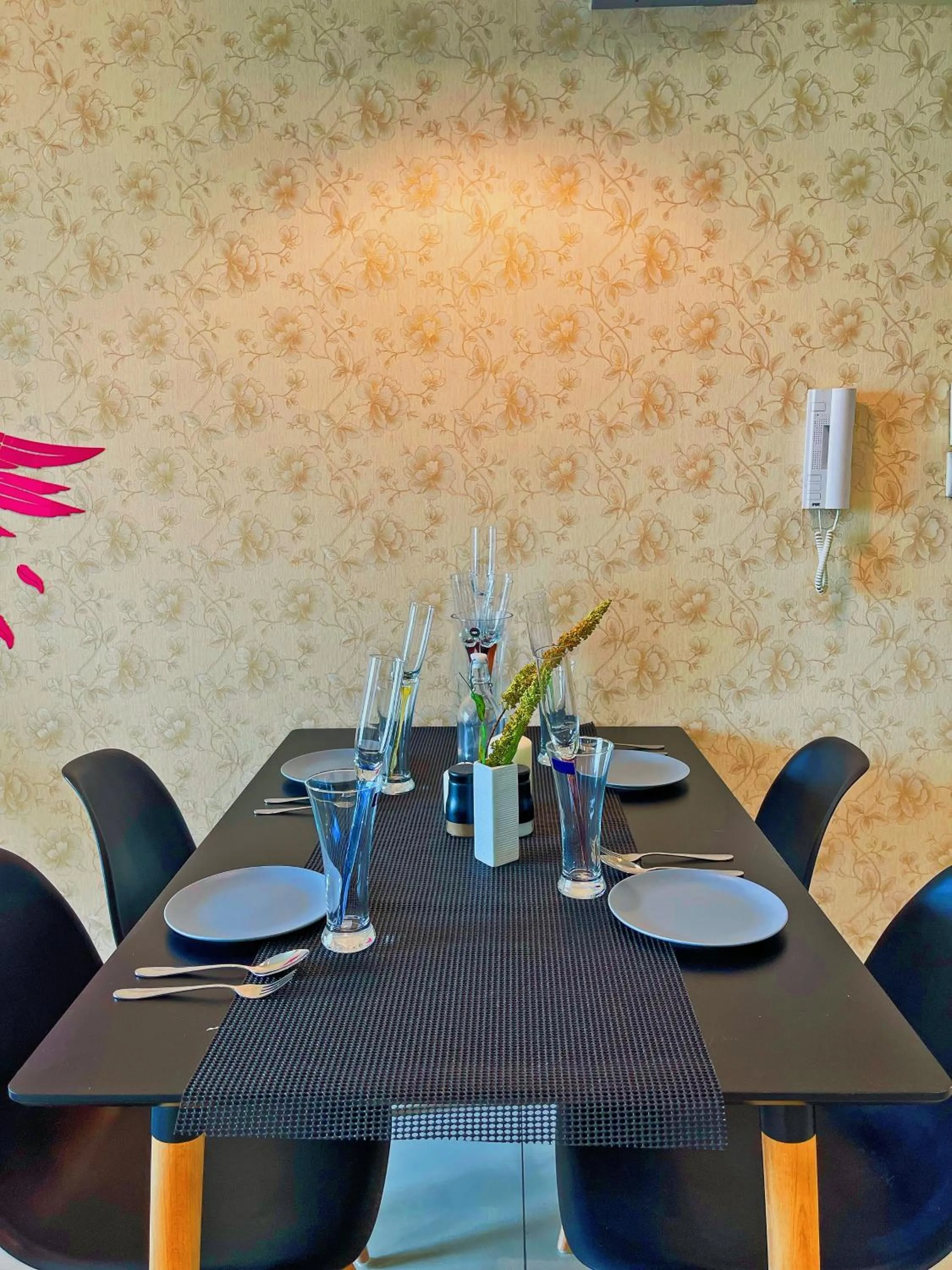 Dining area in MesaHill Homestay, Nilai by S&T Homez