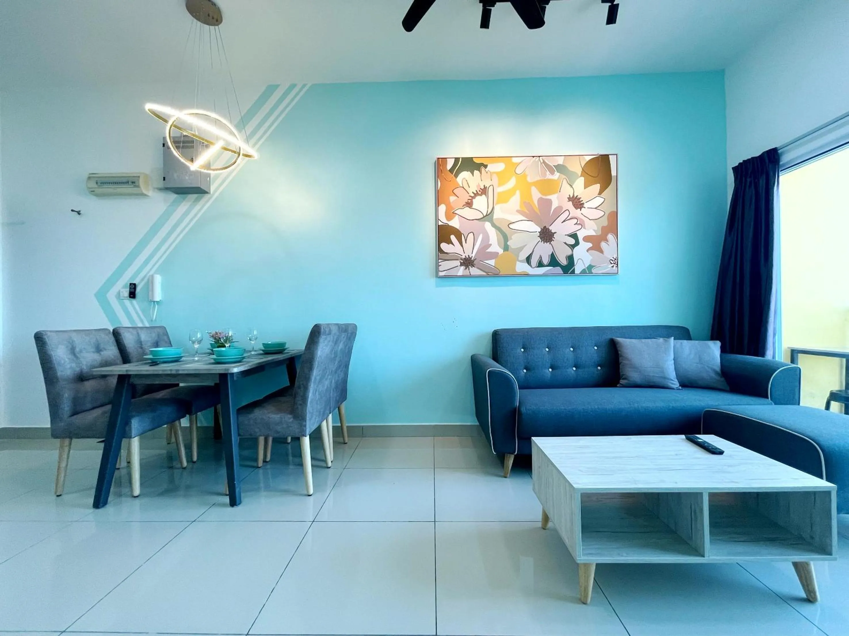 Living room in MesaHill Homestay, Nilai by S&T Homez