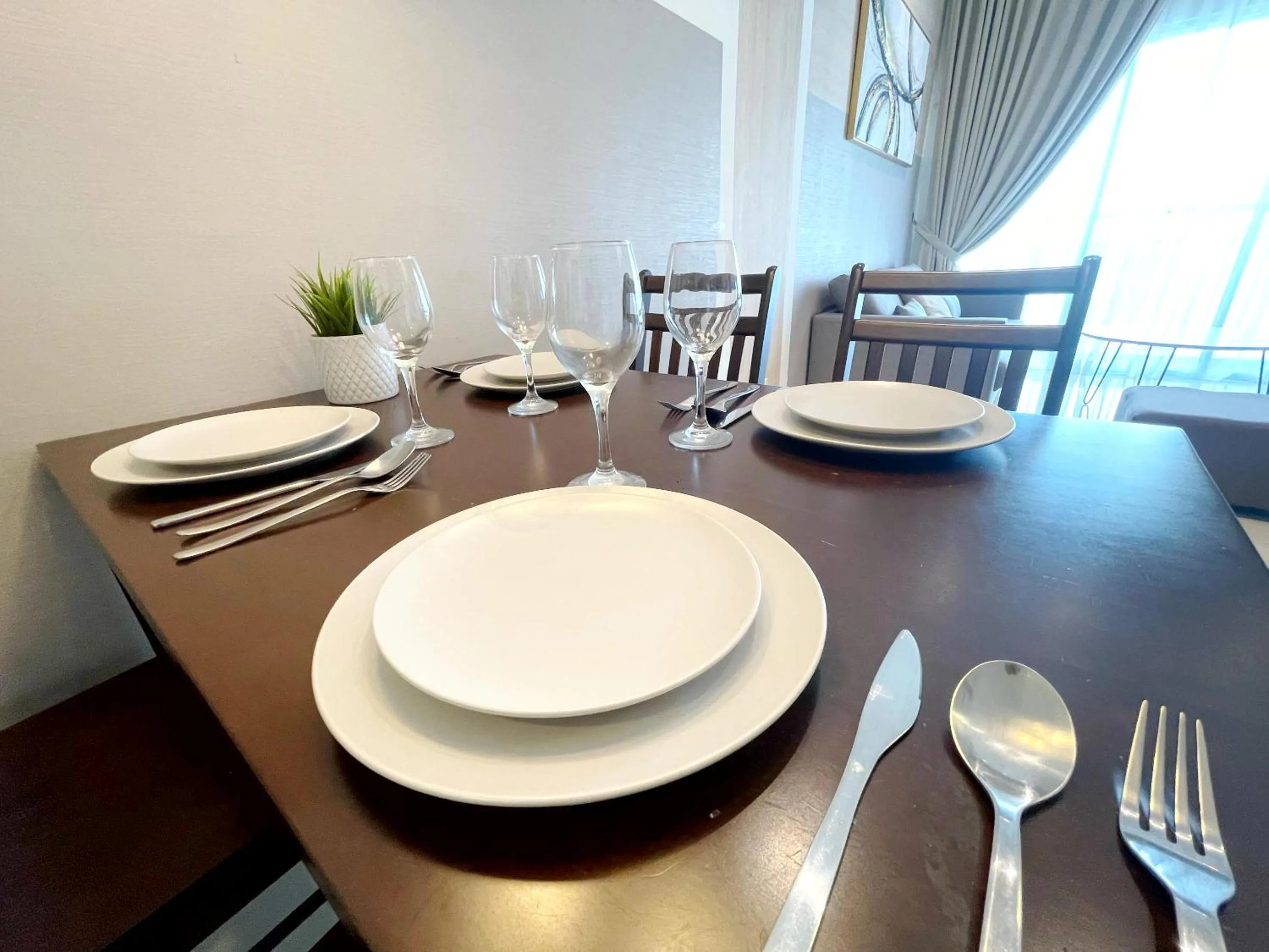 Dining area in MesaHill Homestay, Nilai by S&T Homez