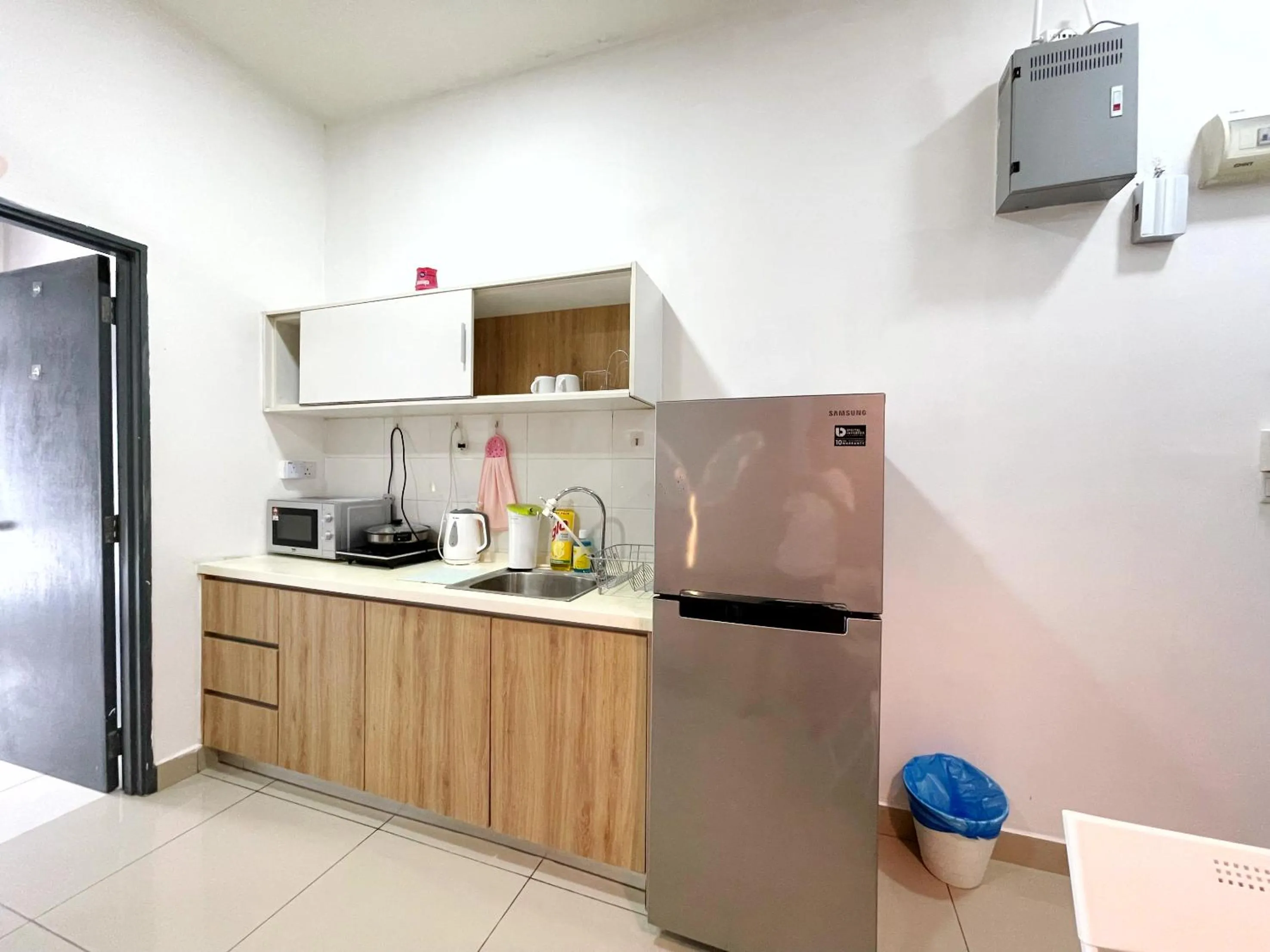 Kitchen or kitchenette in MesaHill Homestay, Nilai by S&T Homez