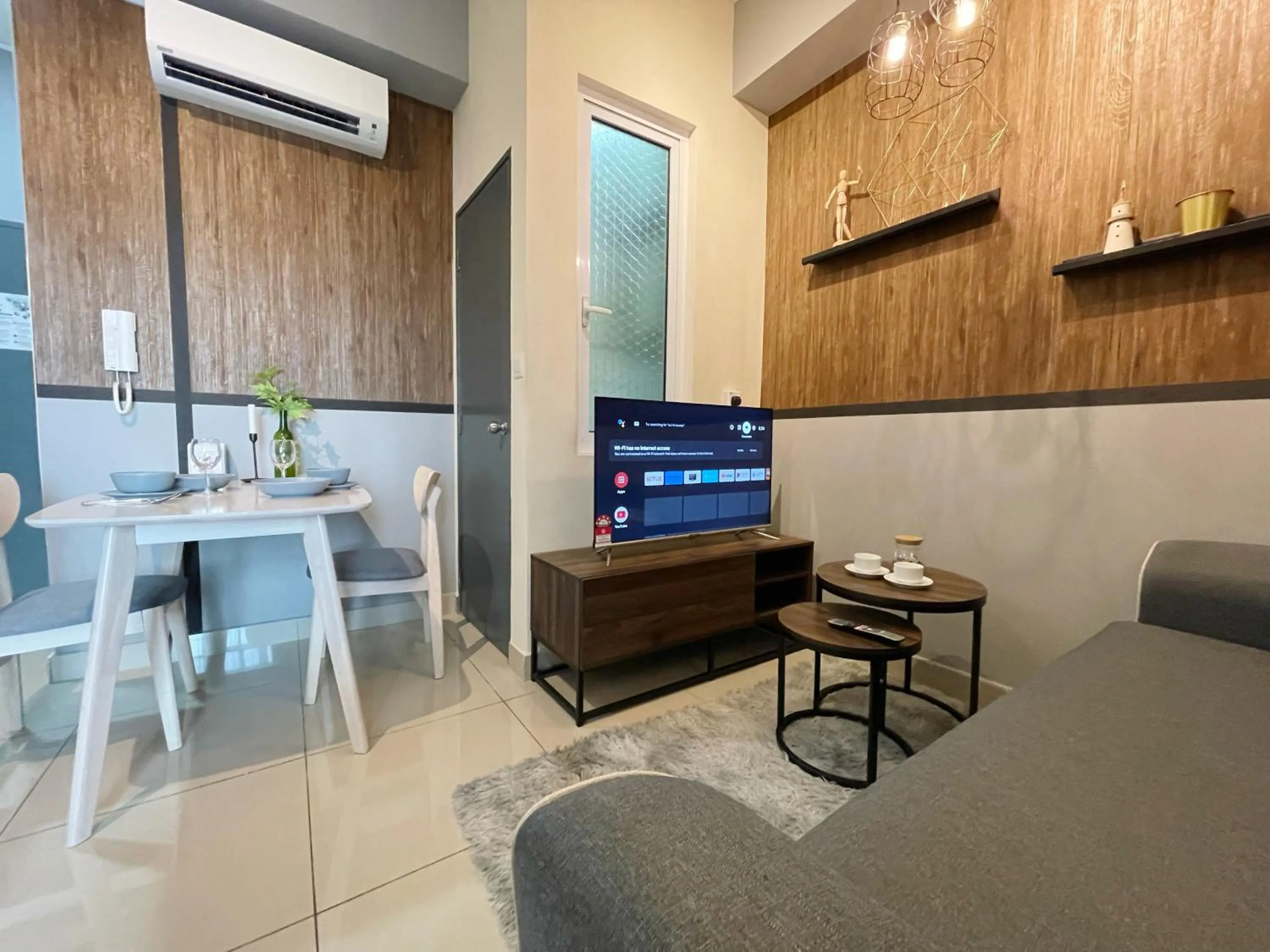 Living room in MesaHill Homestay, Nilai by S&T Homez