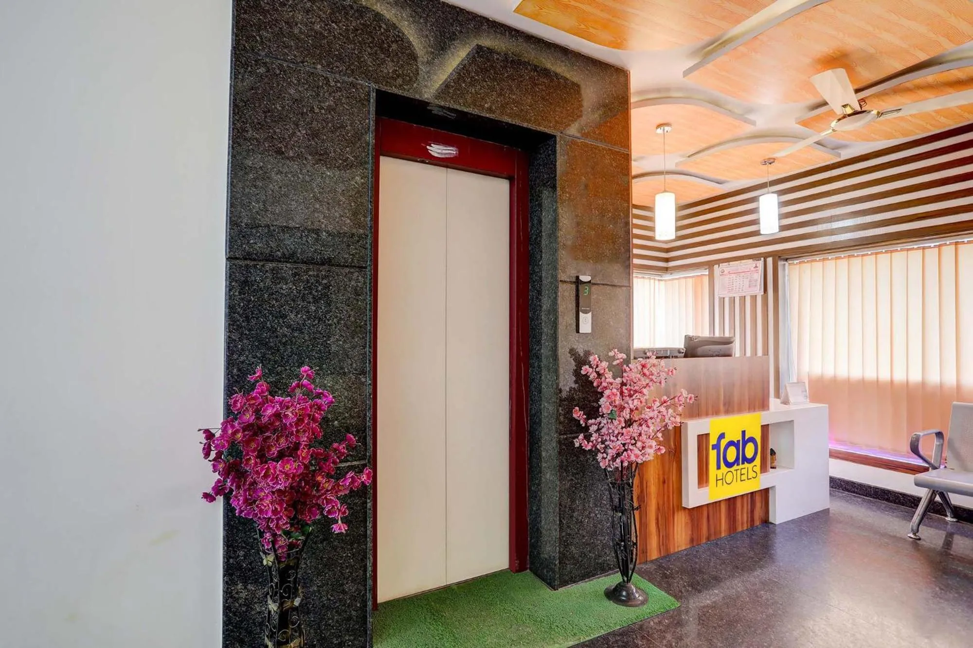 Lobby or reception in Hotel Royal Suites - Yeshwanthpur