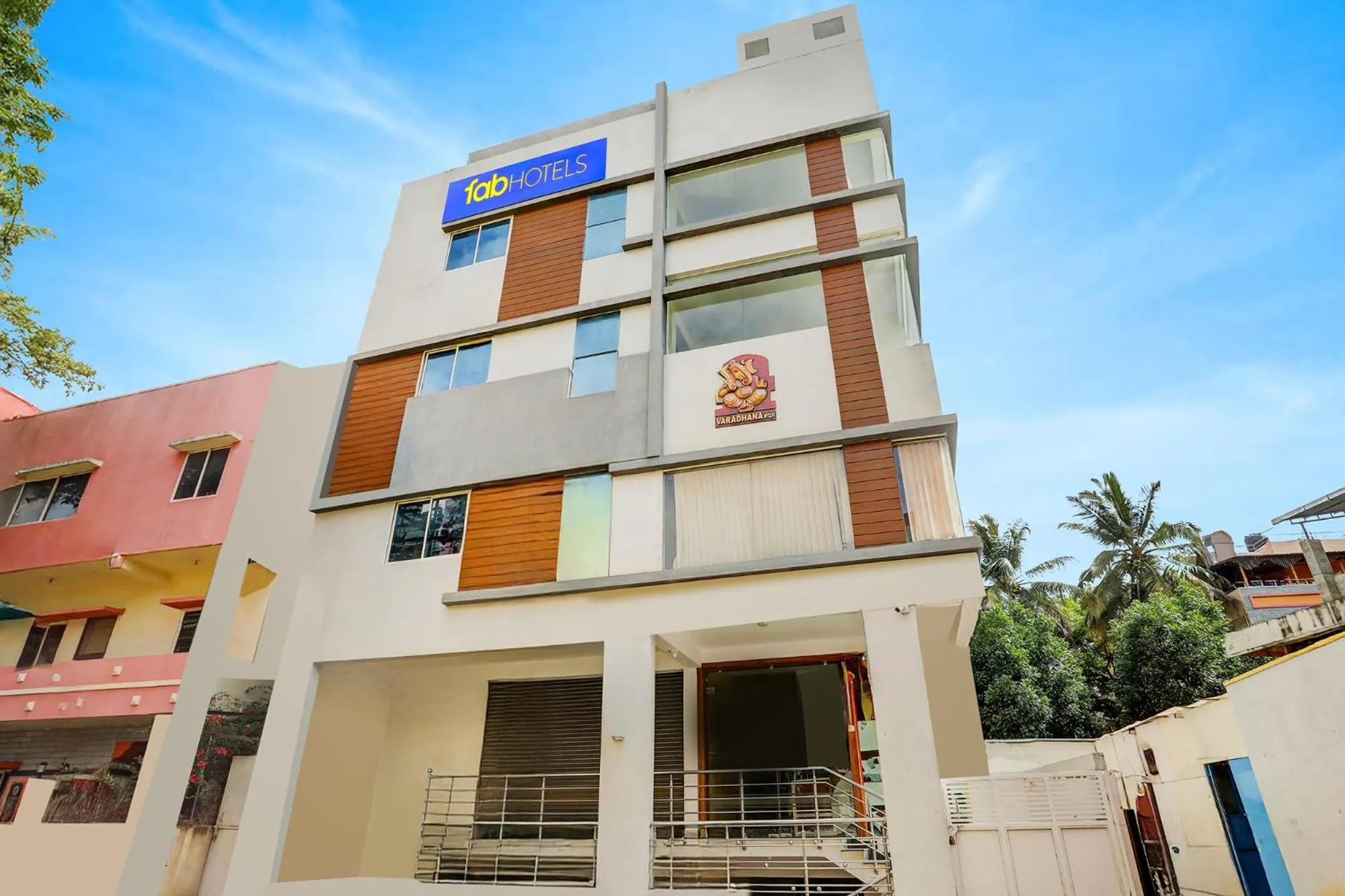 Property building in Hotel Royal Suites - Yeshwanthpur