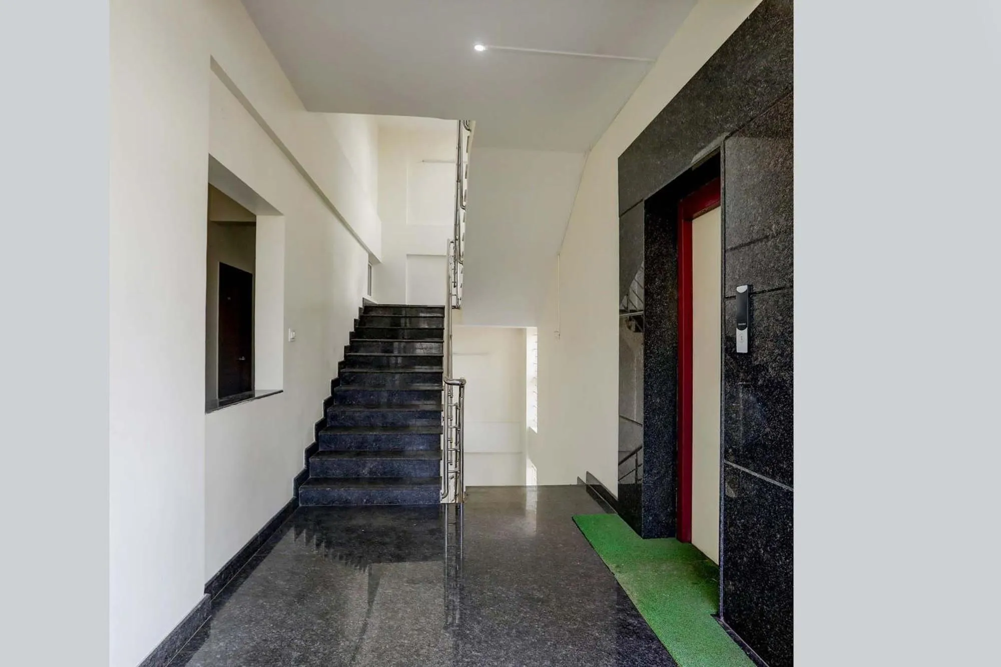 Lobby or reception in Hotel Royal Suites - Yeshwanthpur