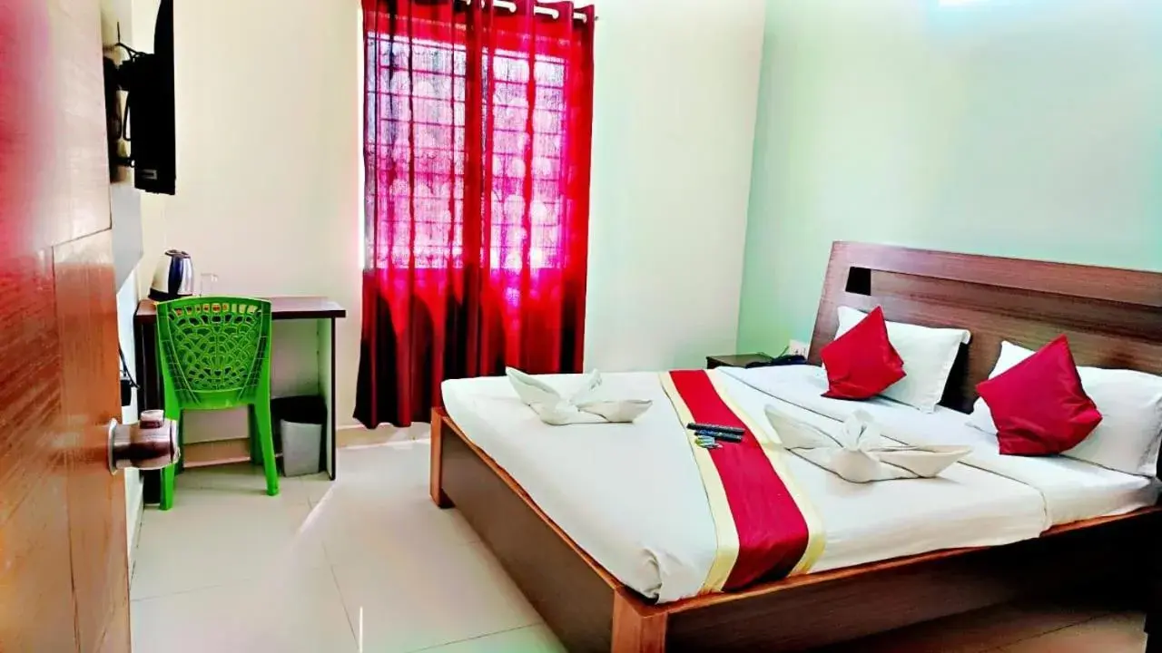 Deluxe Double Room - single occupancy in Hotel Royal Suites - Yeshwanthpur Deluxe Double Room - single occupancy in Hotel Royal Suites - Yeshwanthpur