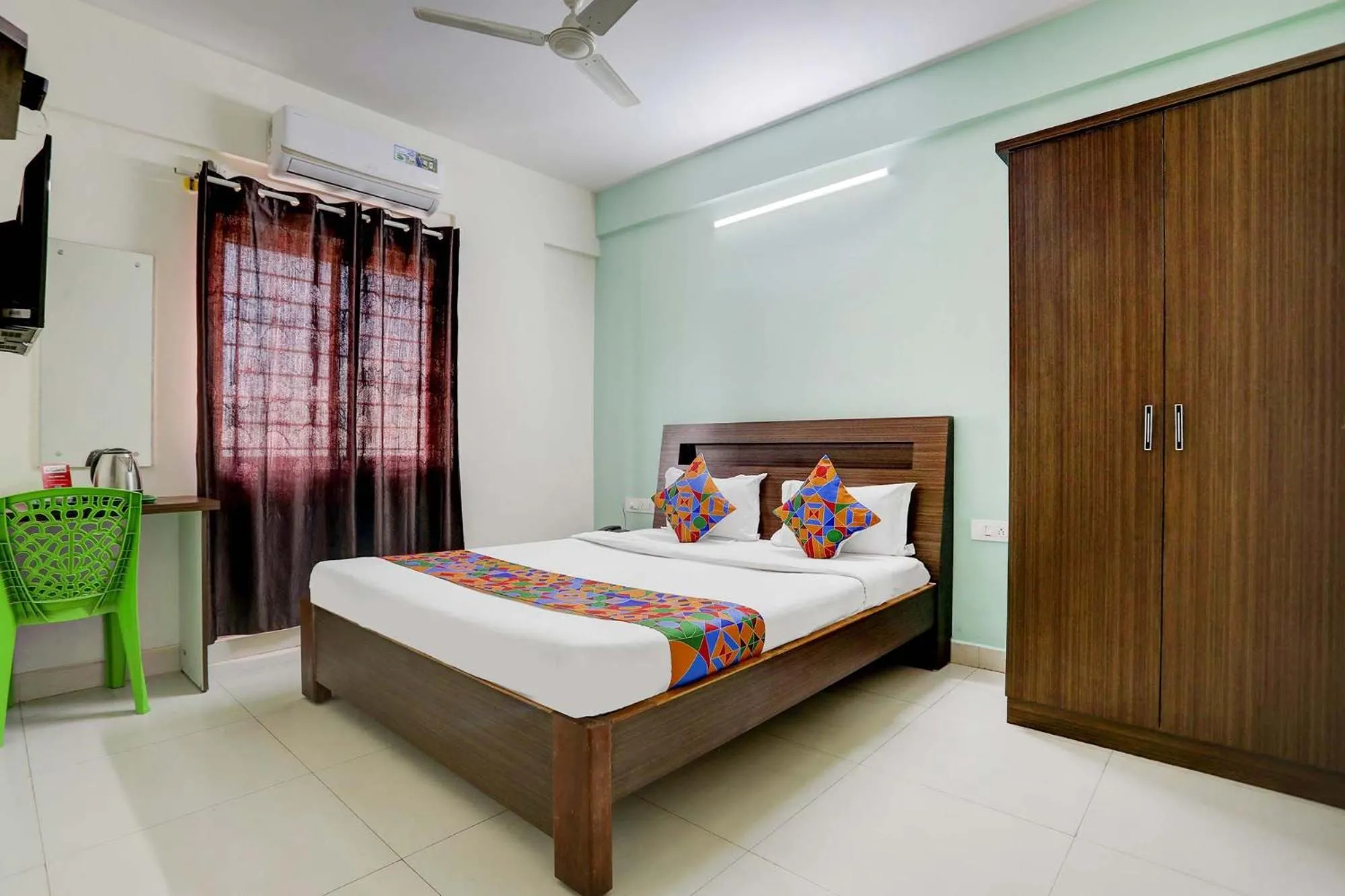 Bed in Hotel Royal Suites - Yeshwanthpur