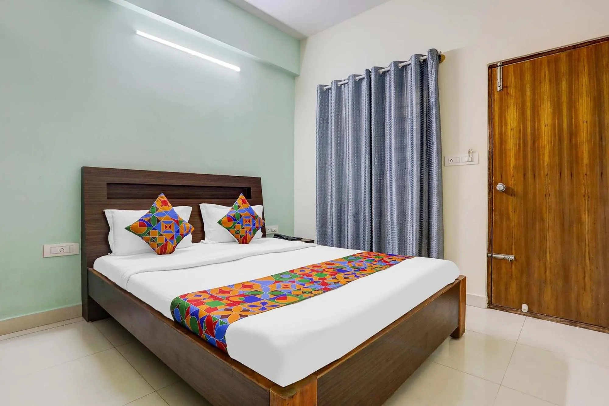 Bed in Hotel Royal Suites - Yeshwanthpur