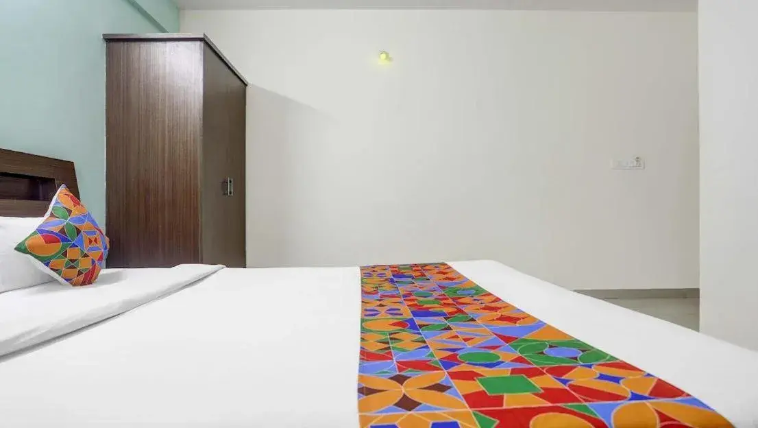 Standard Double Room - single occupancy in Hotel Royal Suites - Yeshwanthpur Standard Double Room - single occupancy in Hotel Royal Suites - Yeshwanthpur