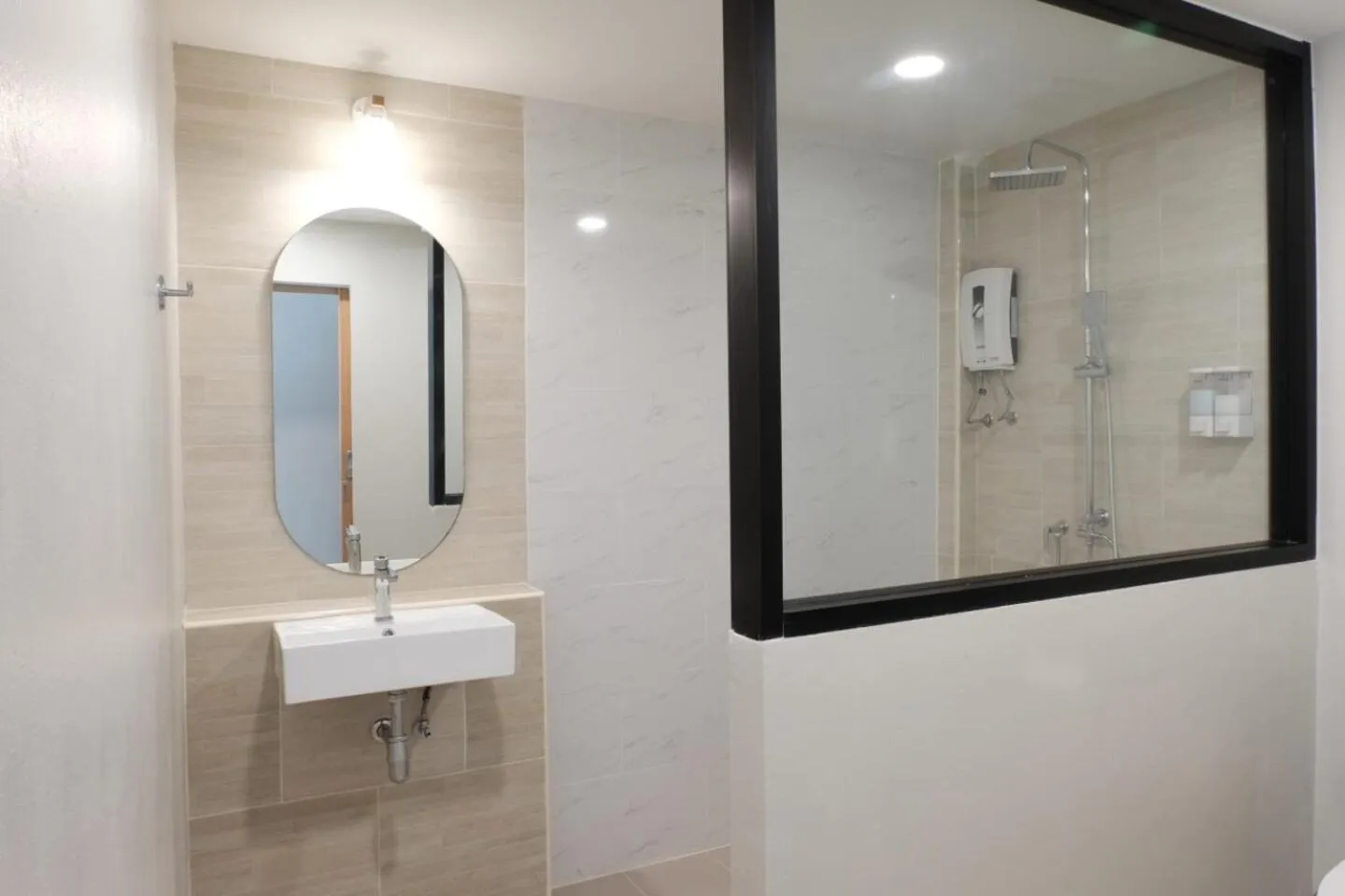 Shower in THE BELONG BOUTIQUE HOTEL