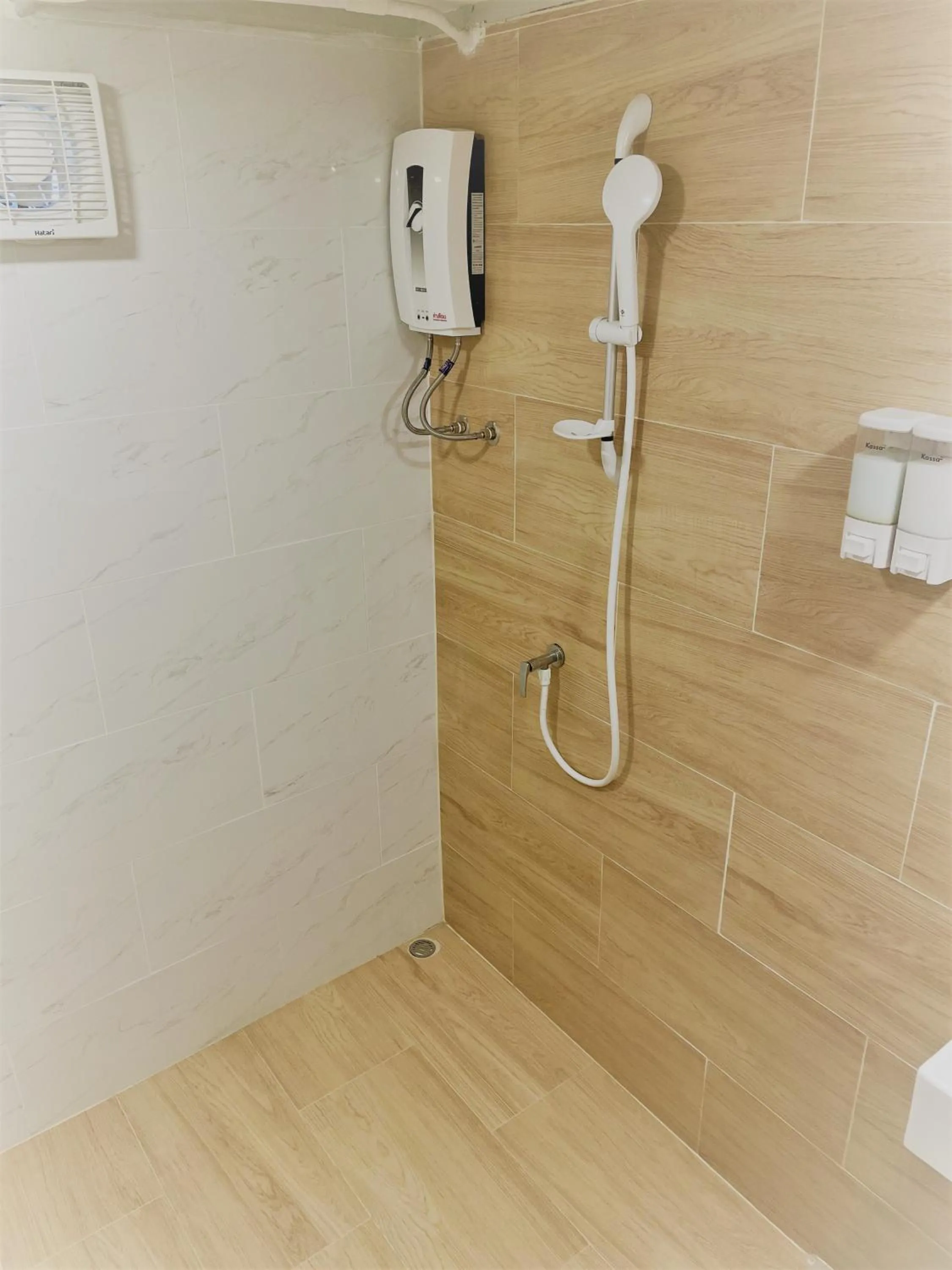 Shower in THE BELONG BOUTIQUE HOTEL