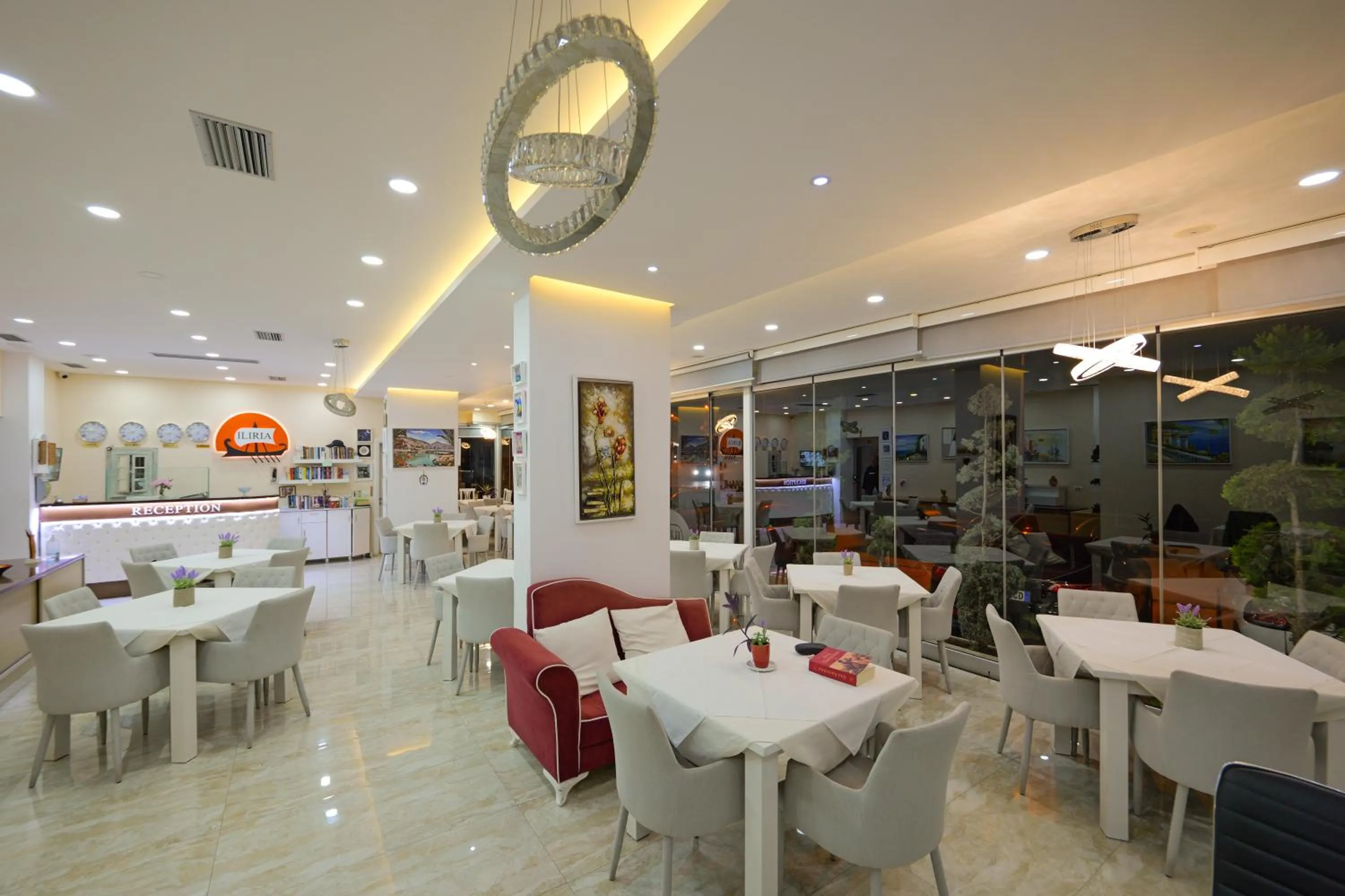 Restaurant/places to eat in Hotel Iliria