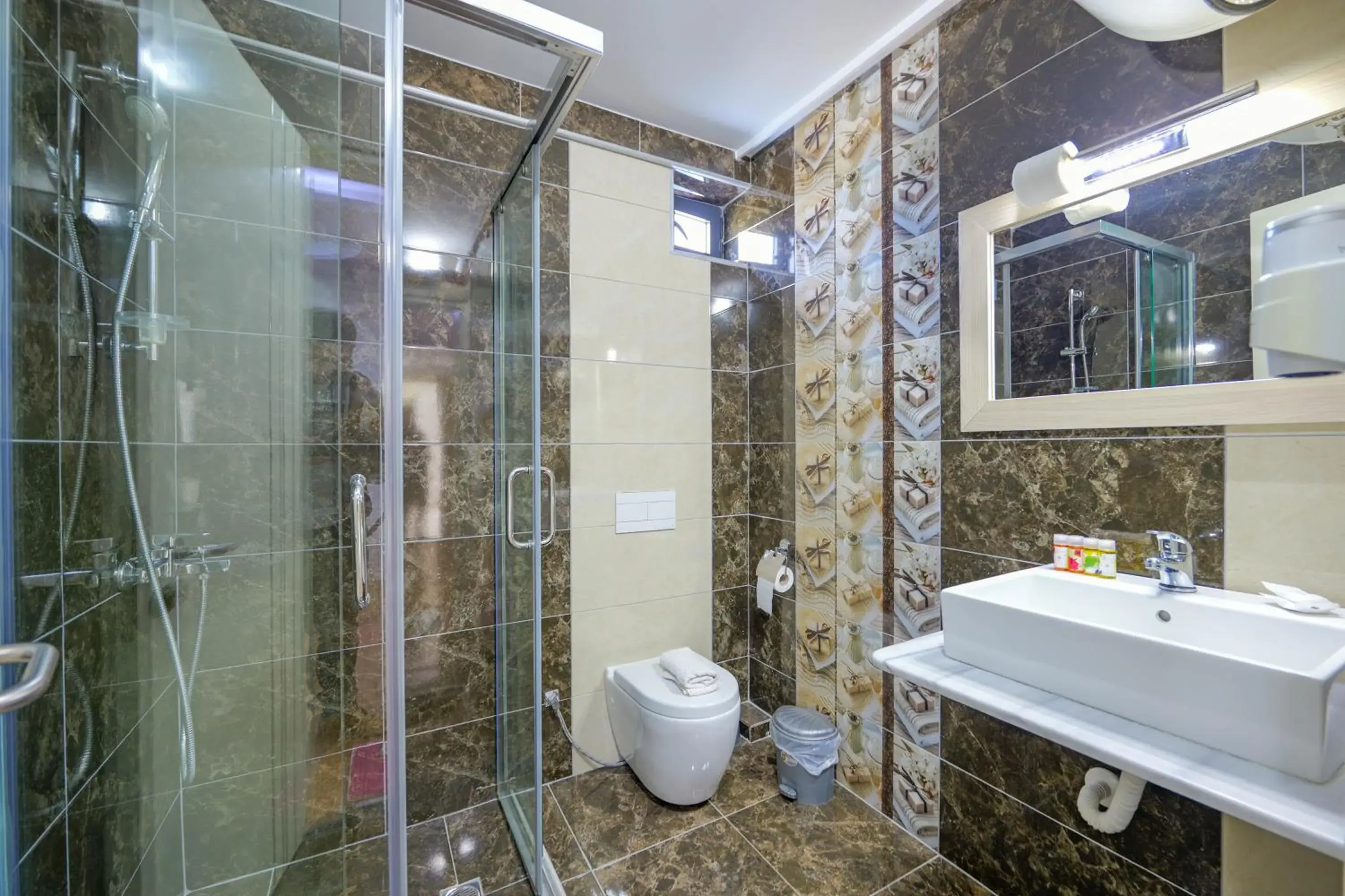 Double or Twin Room with Balcony in Hotel Iliria Double or Twin Room with Balcony in Hotel Iliria