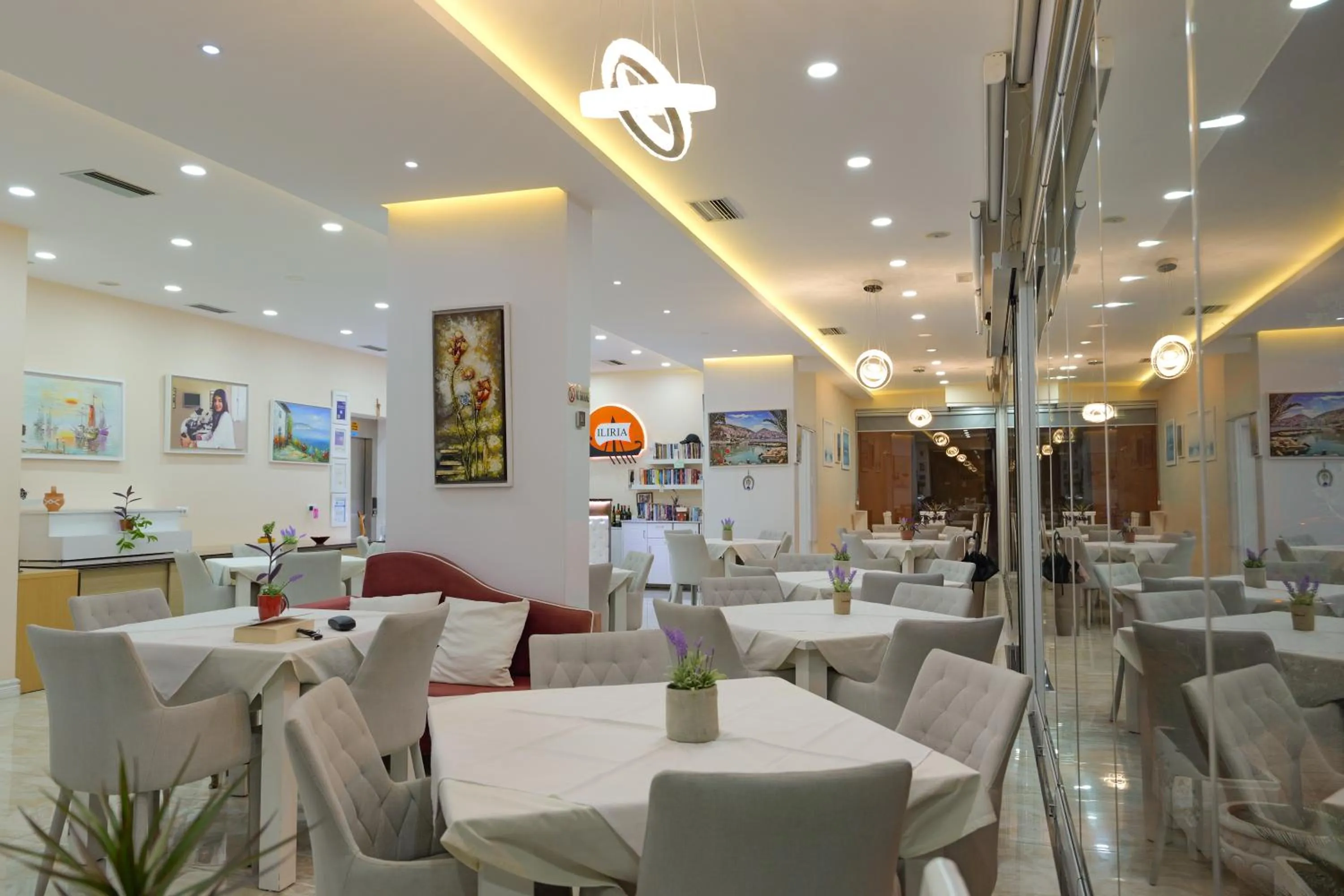 Restaurant/places to eat in Hotel Iliria