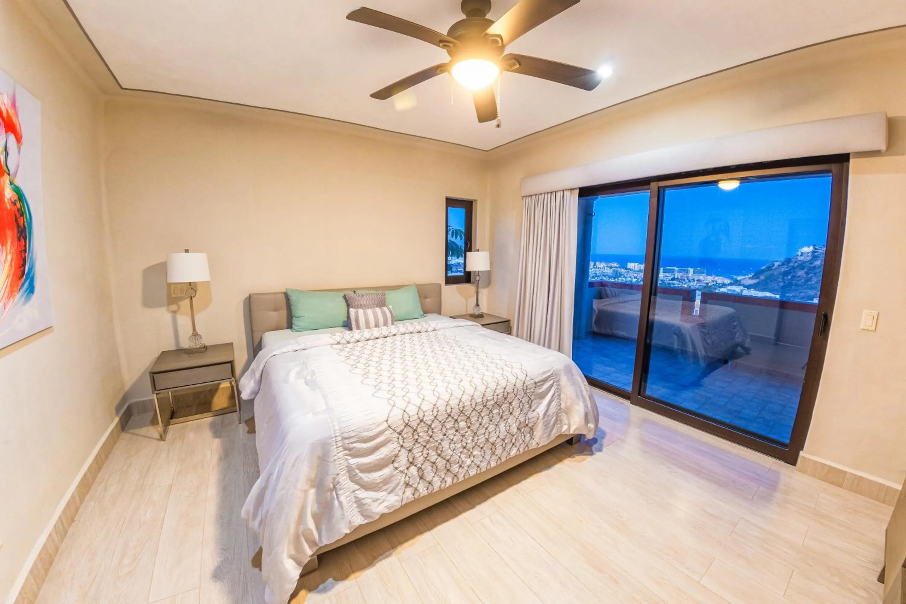 Bed in Castillo Blarney Inn