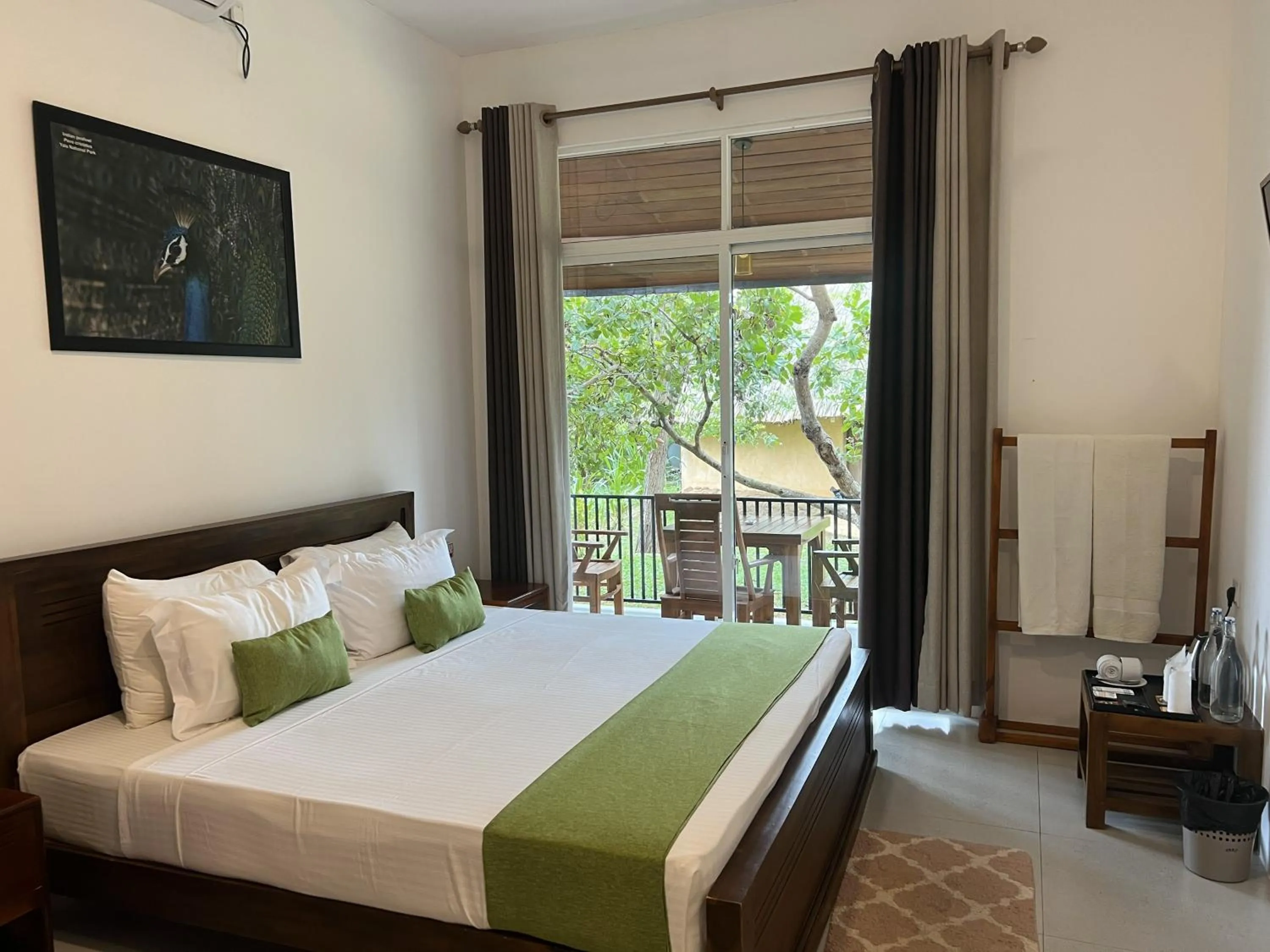 Bedroom, Bed in Saffron Lake Yala