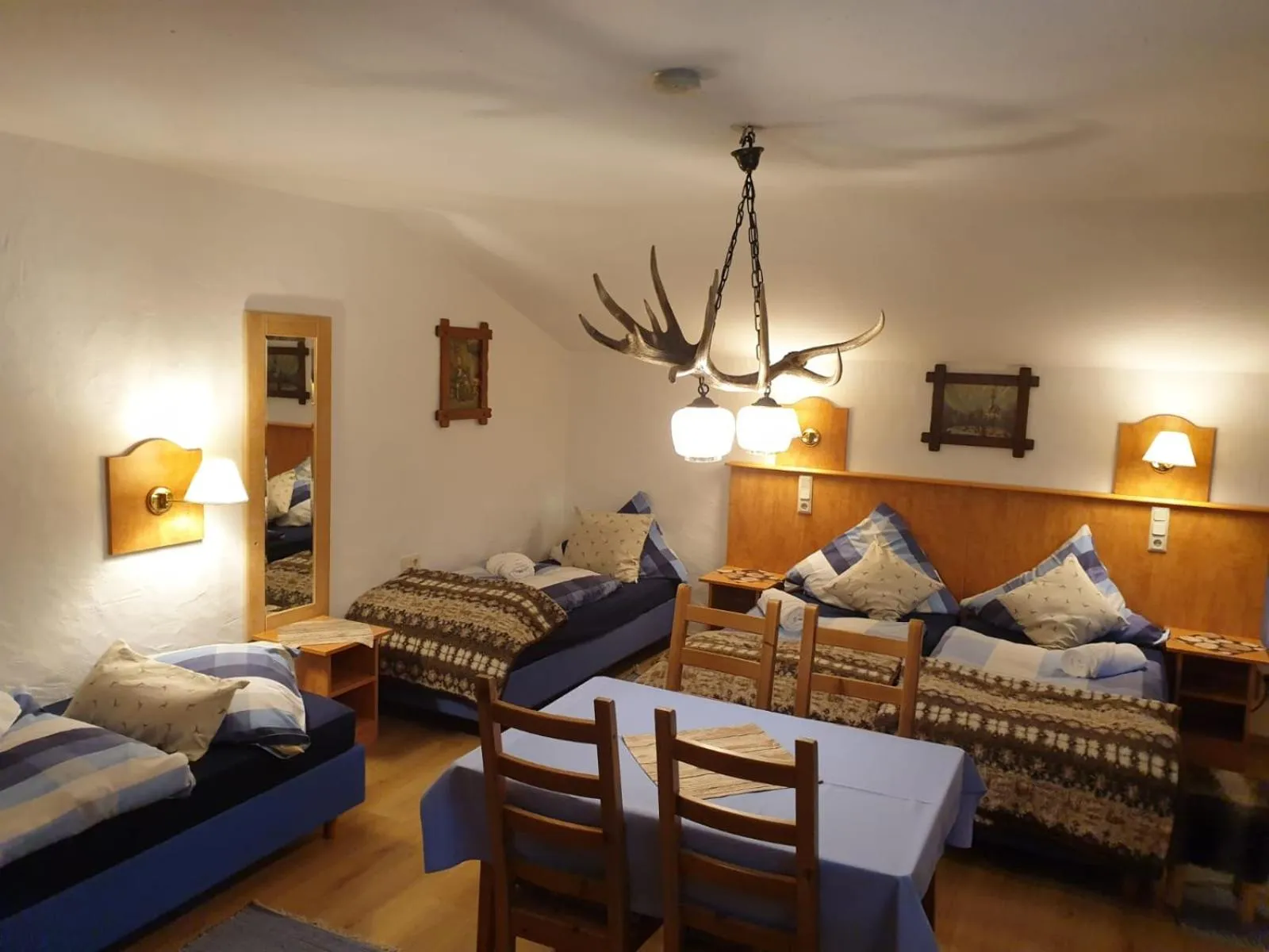 Photo of the whole room, Bed in Gungl Stubn