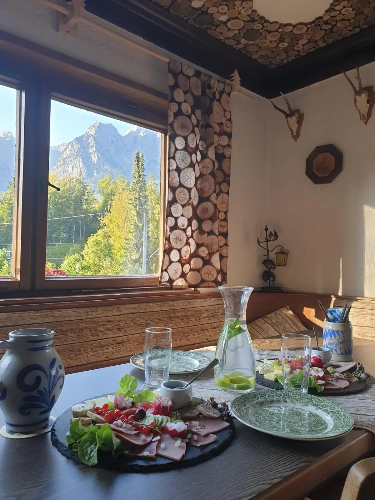 Restaurant/places to eat in Gungl Stubn