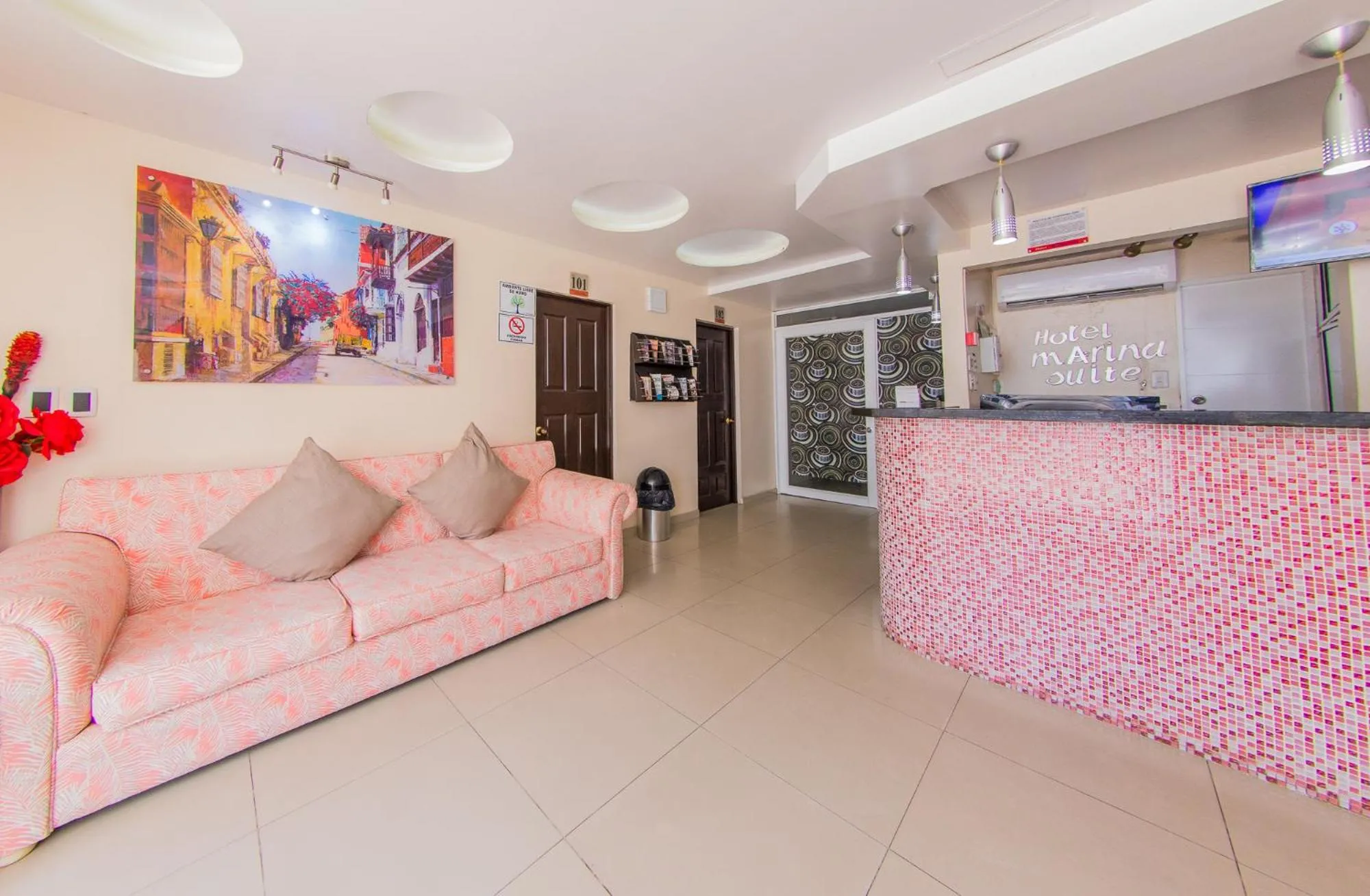 Facade/entrance in Hotel Marina Suites By GEH Suites