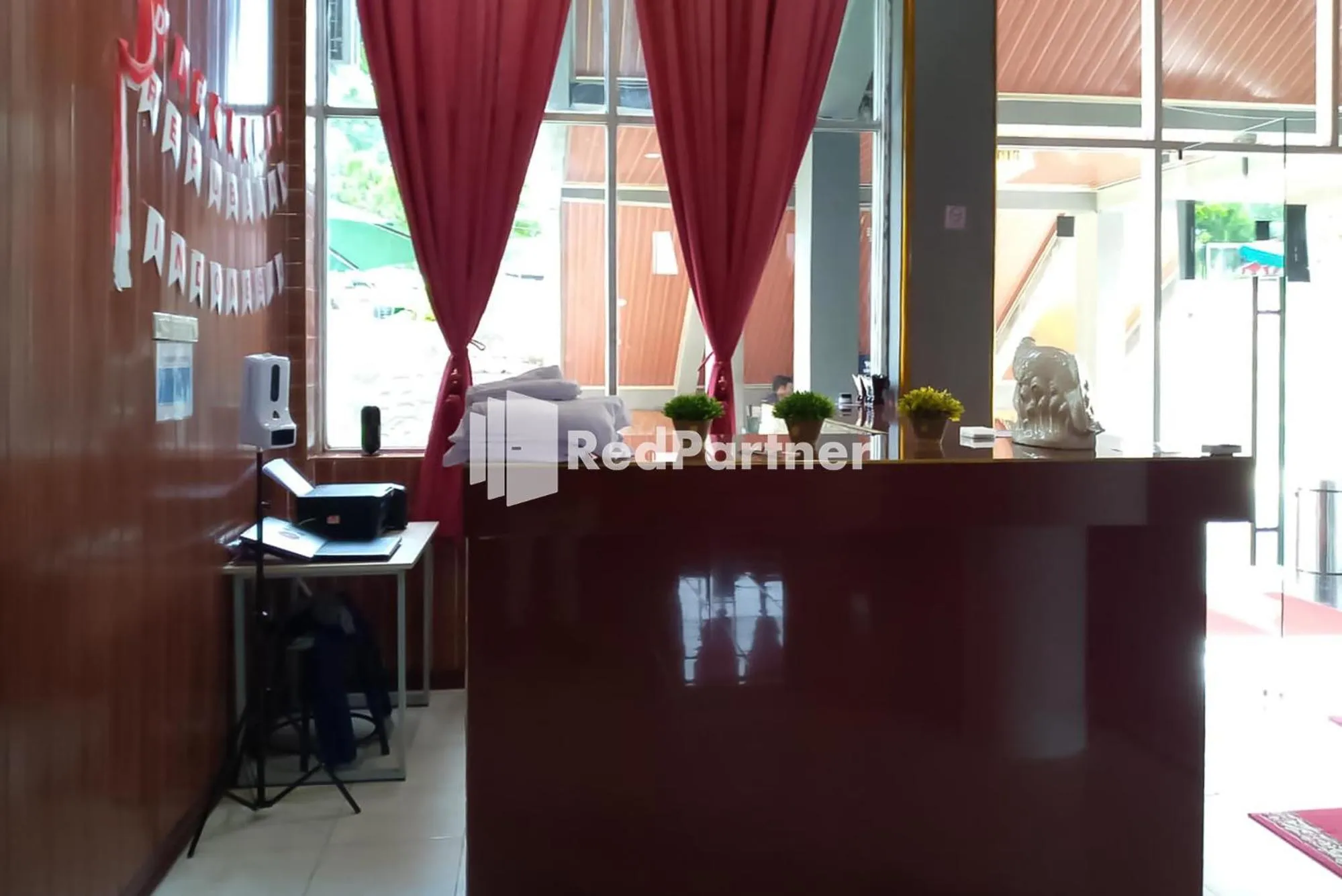 Lobby or reception in Pasifik Hotel Sabang Mitra RedDoorz