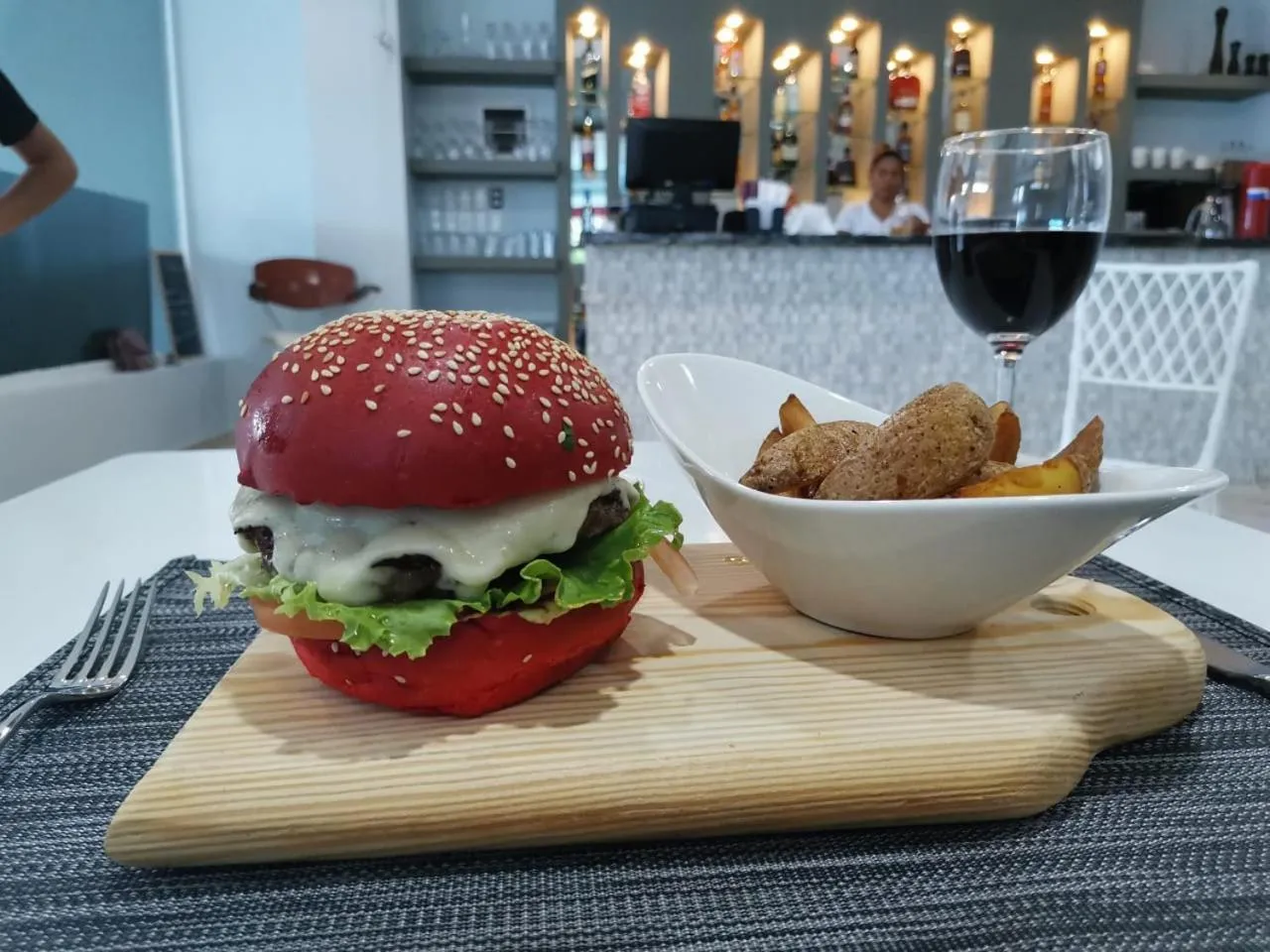 Restaurant/places to eat in Plaza Coral Hotel