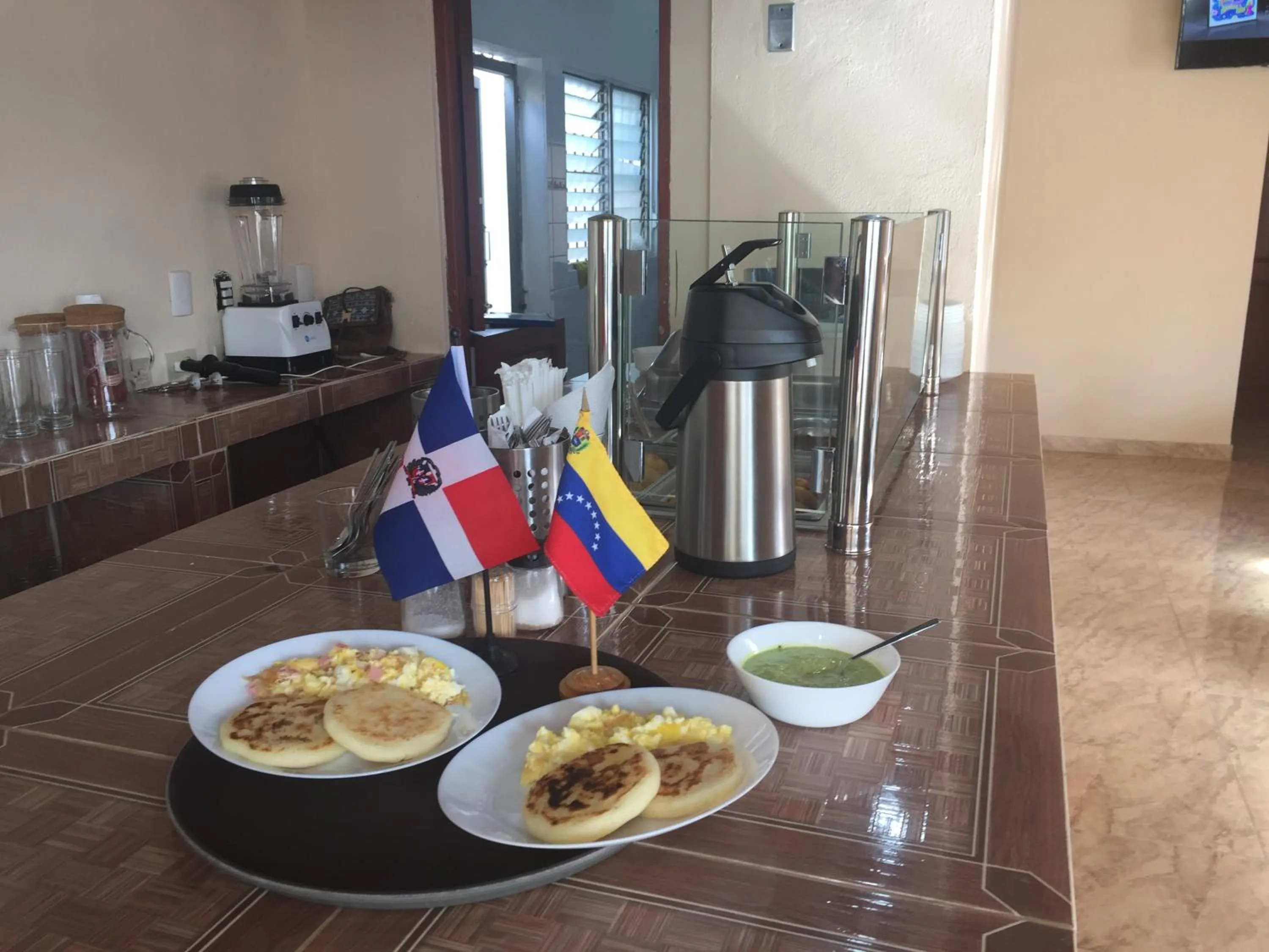 Restaurant/places to eat in Hotel Santander SD