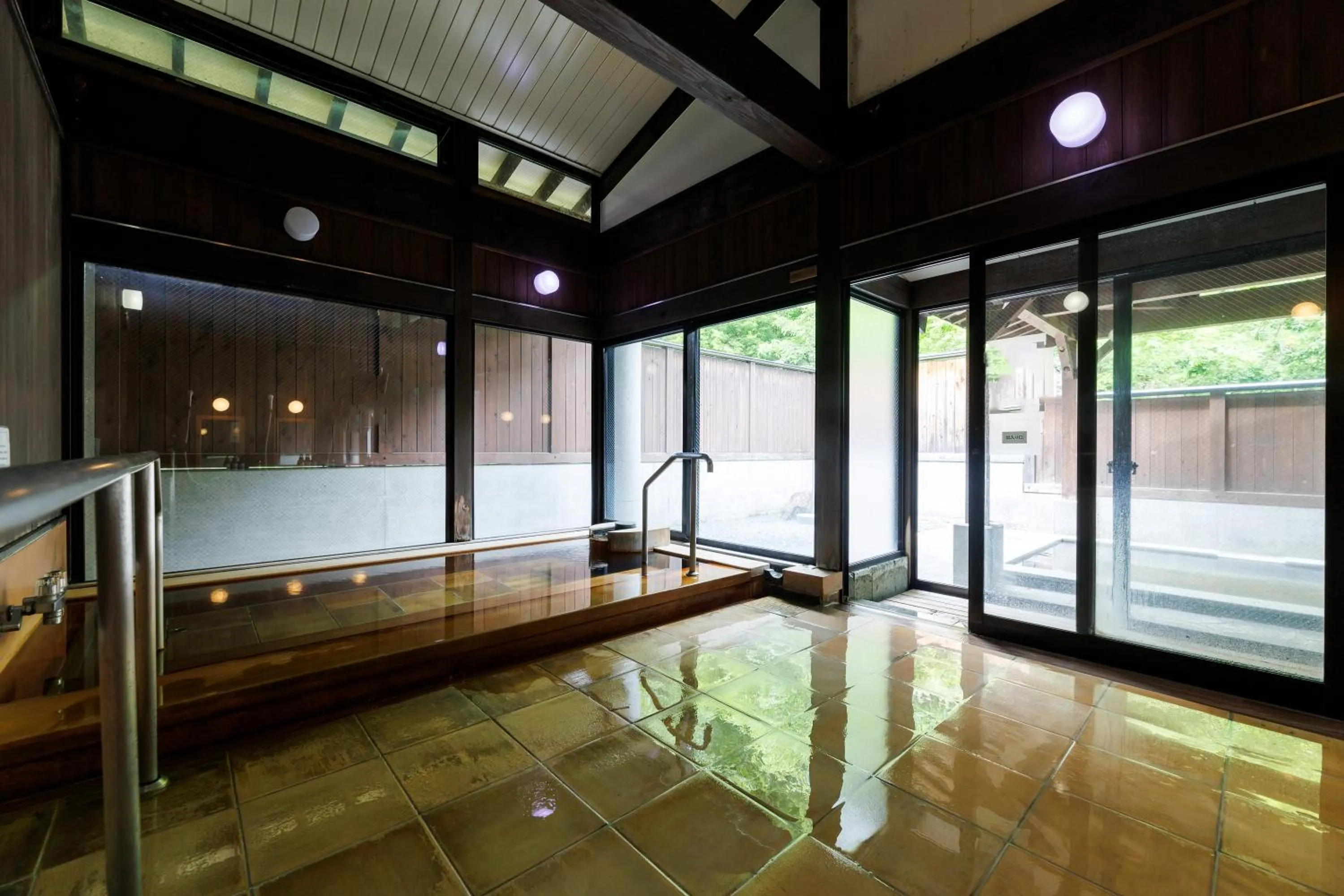 Hot Spring Bath in Hotel Kikori