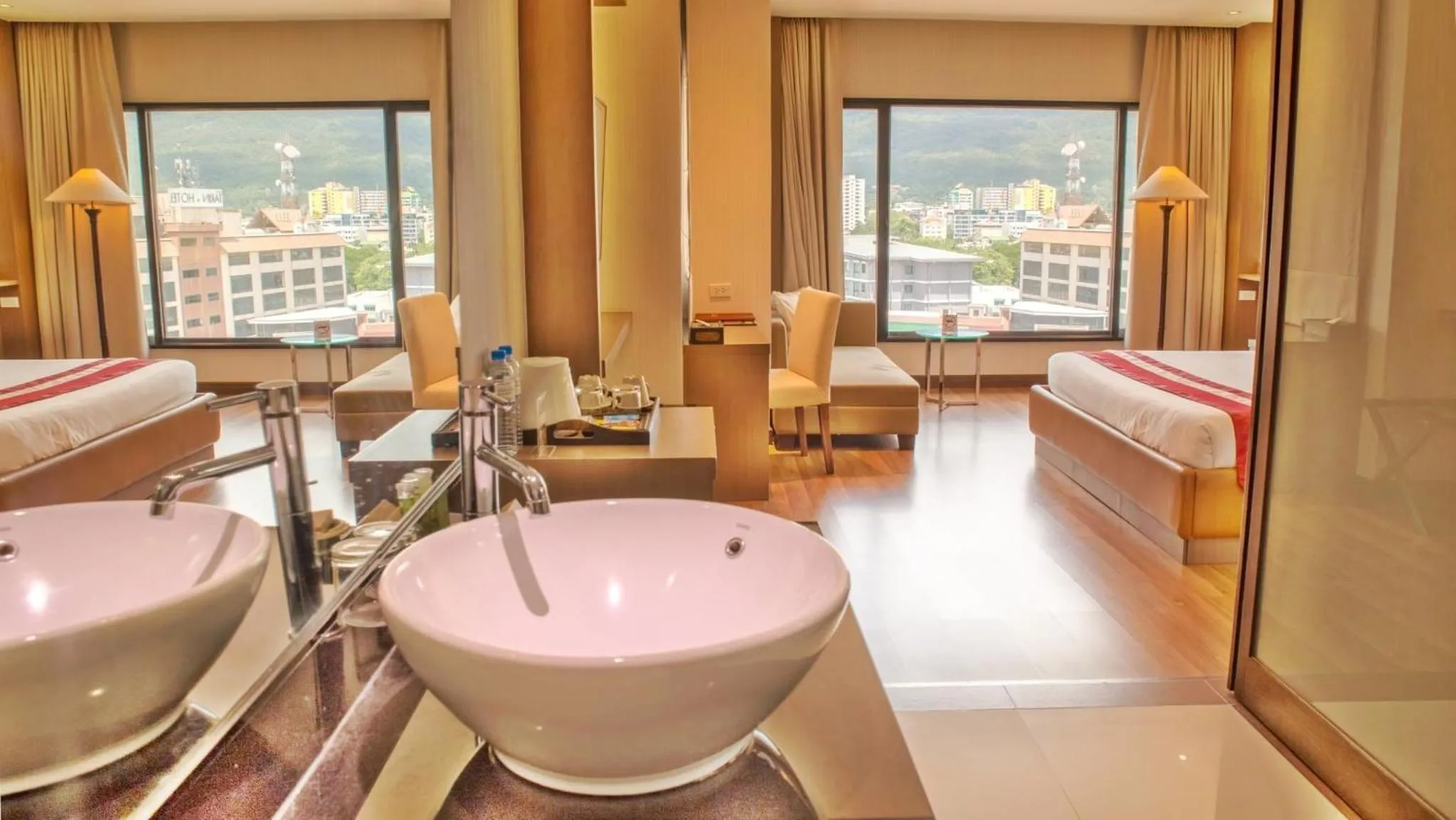 Bathroom, Bed in Chiangmai Grandview Hotel & Convention Center