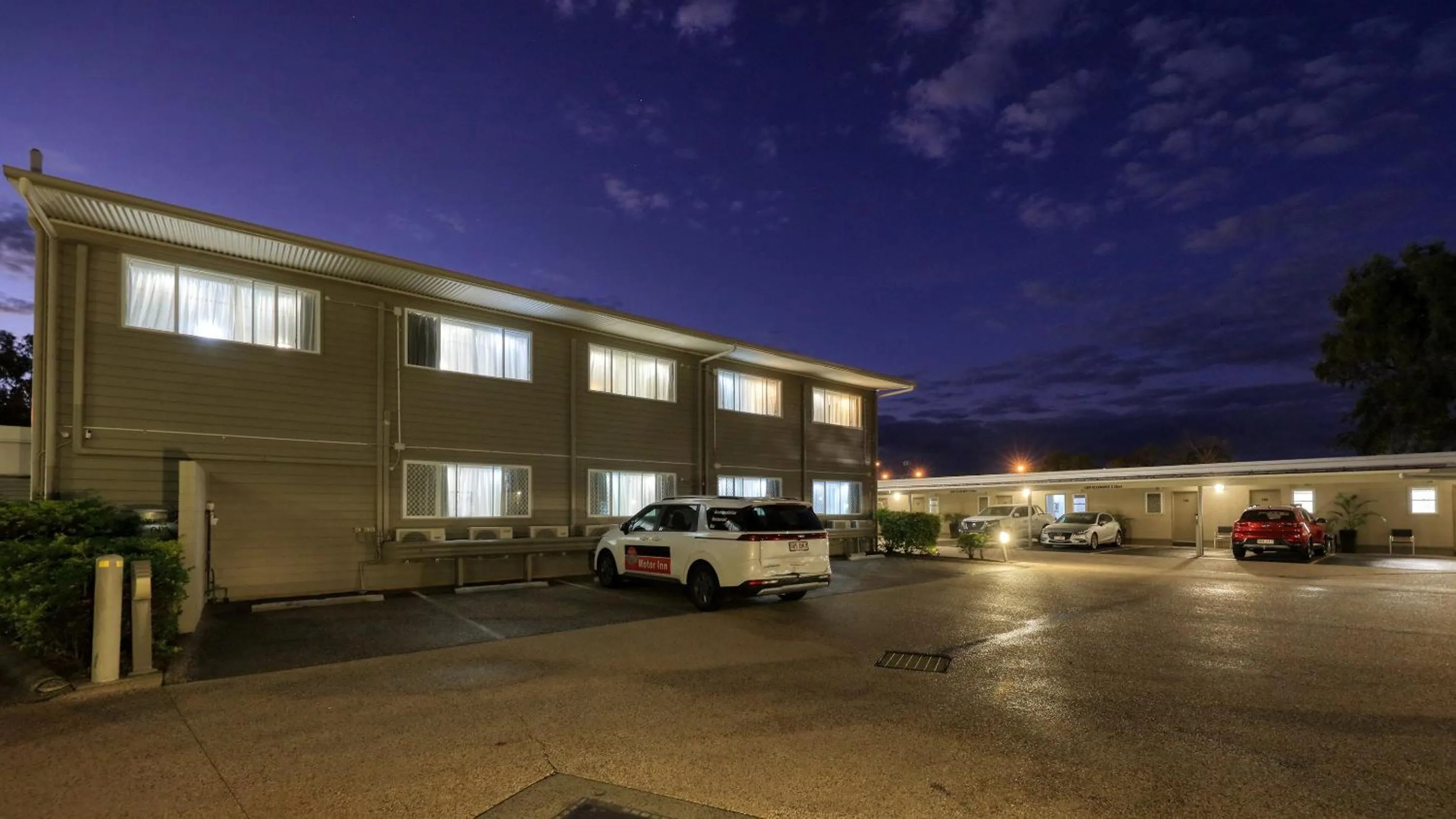Property building in Route 66 Motor Inn