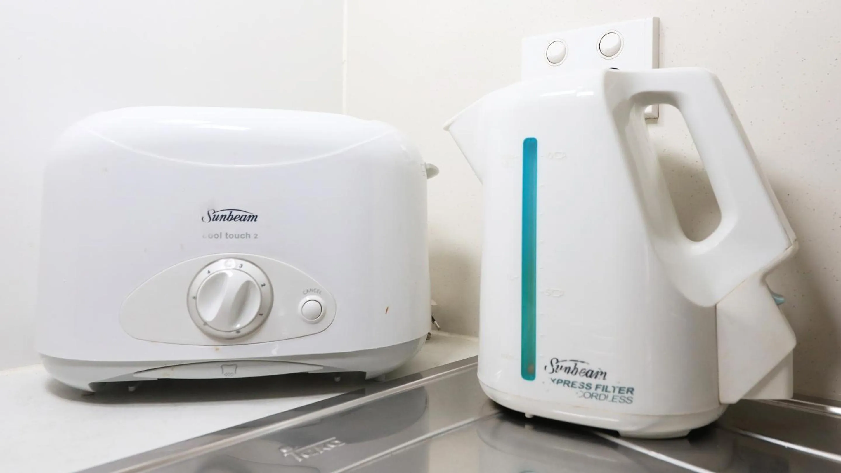 Kitchen or kitchenette in Route 66 Motor Inn