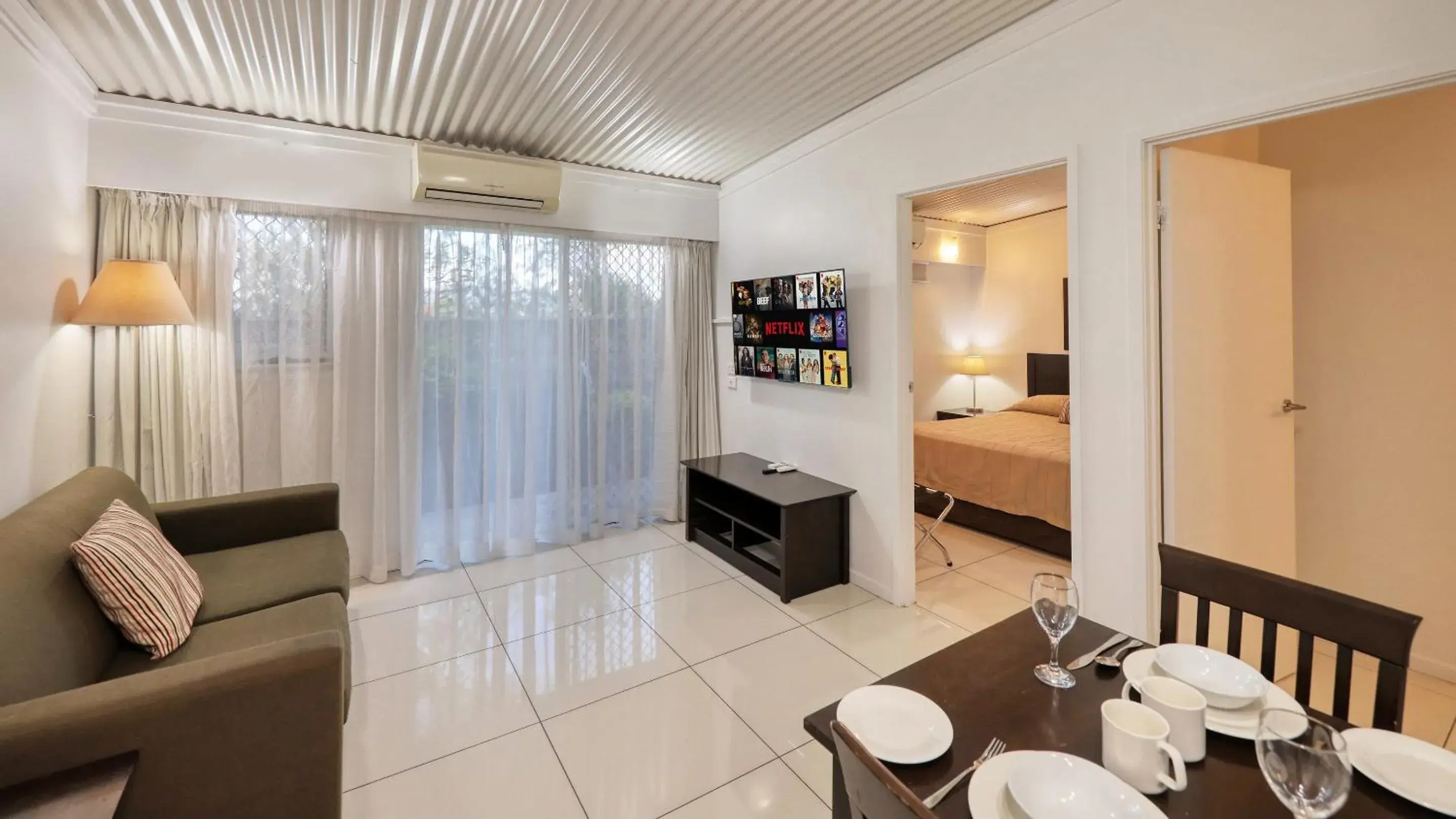 Two-Bedroom Apartment in Route 66 Motor Inn Two-Bedroom Apartment in Route 66 Motor Inn