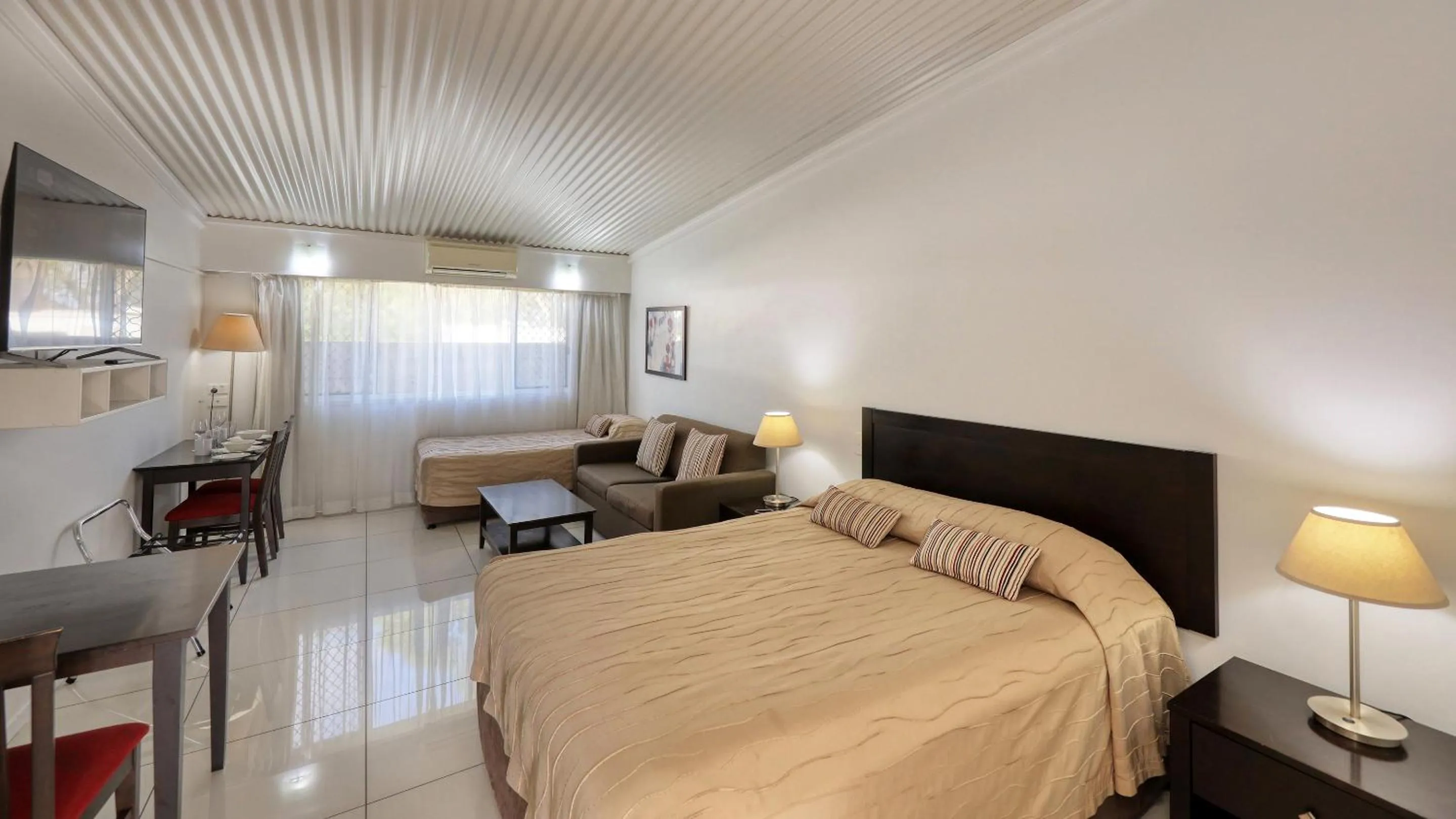 Bed in Route 66 Motor Inn