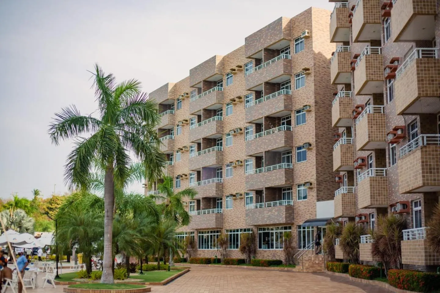 Property building in Grand Lençóis Flat