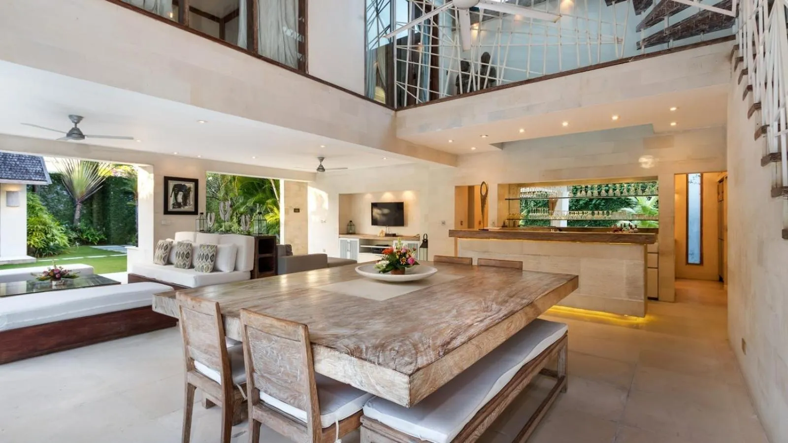 Restaurant/places to eat in Casa Mateo Villa