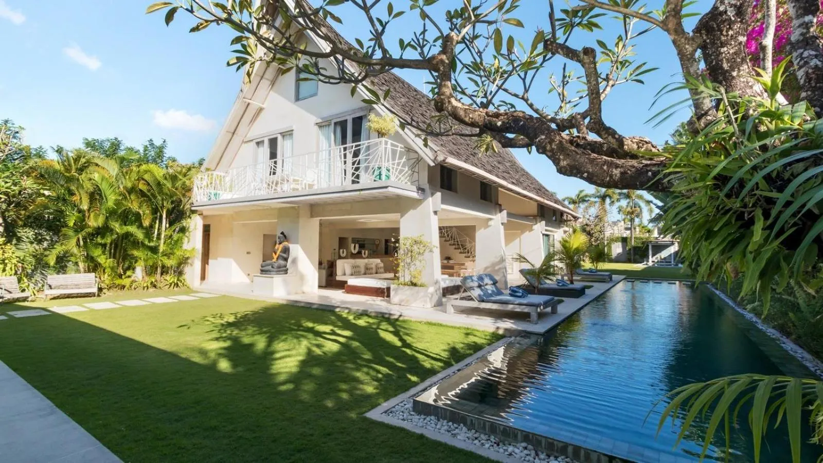 Property building in Casa Mateo Villa