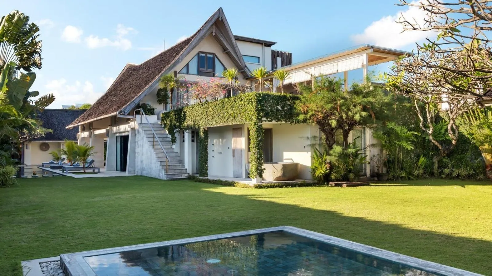 Property building in Casa Mateo Villa