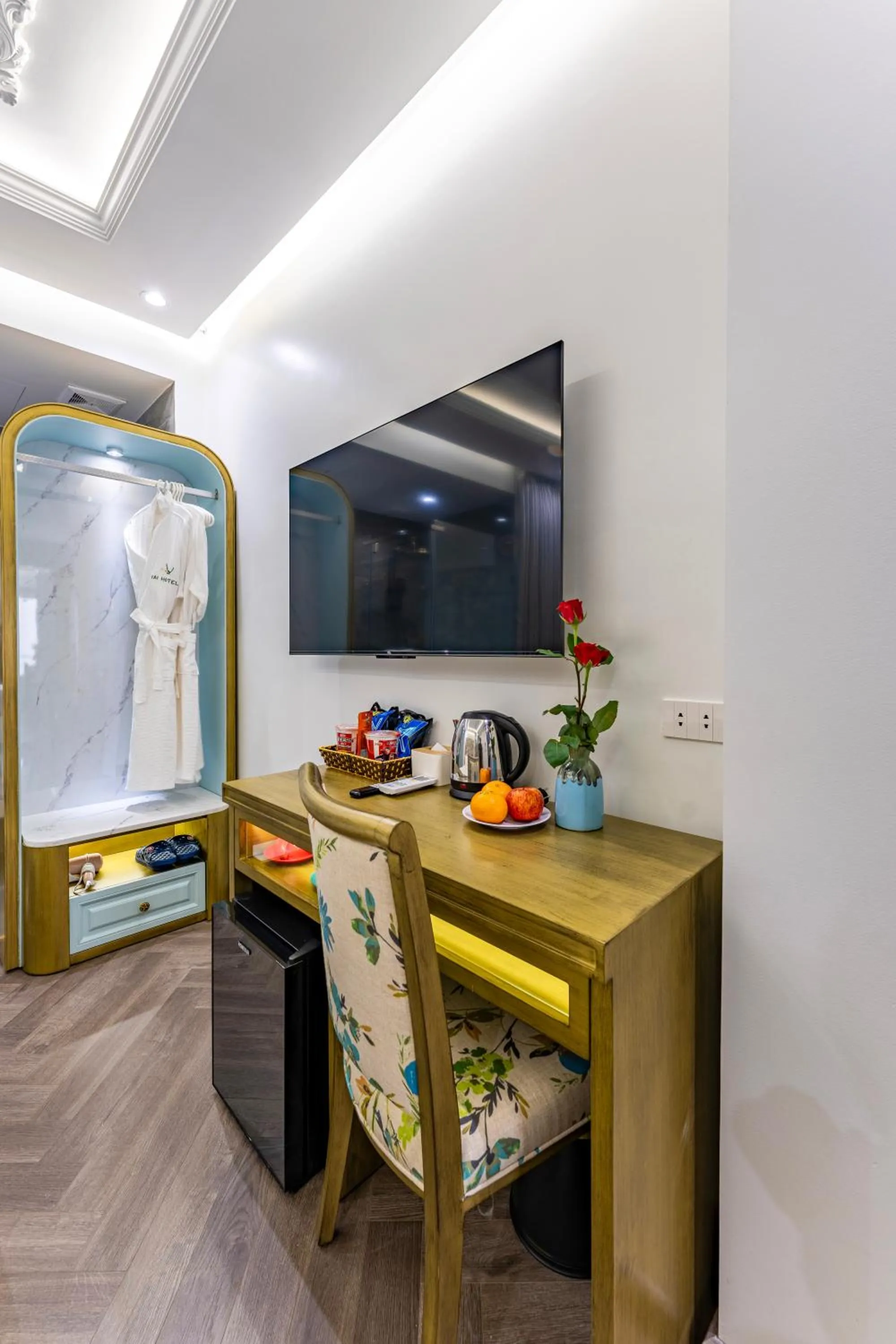 minibar in Mai Hotel