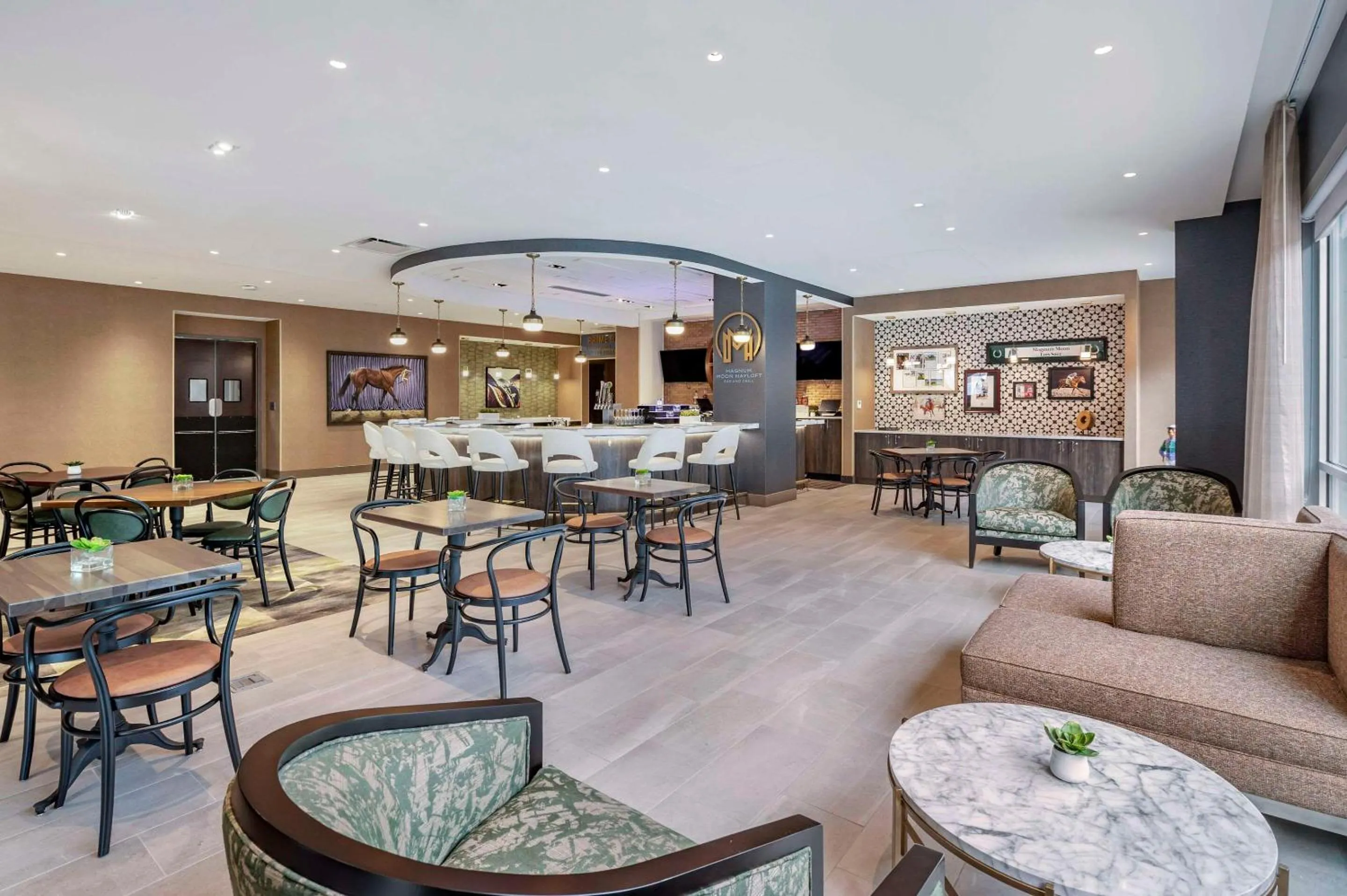 Restaurant/places to eat in Cambria Hotel Louisville Downtown-Whiskey Row