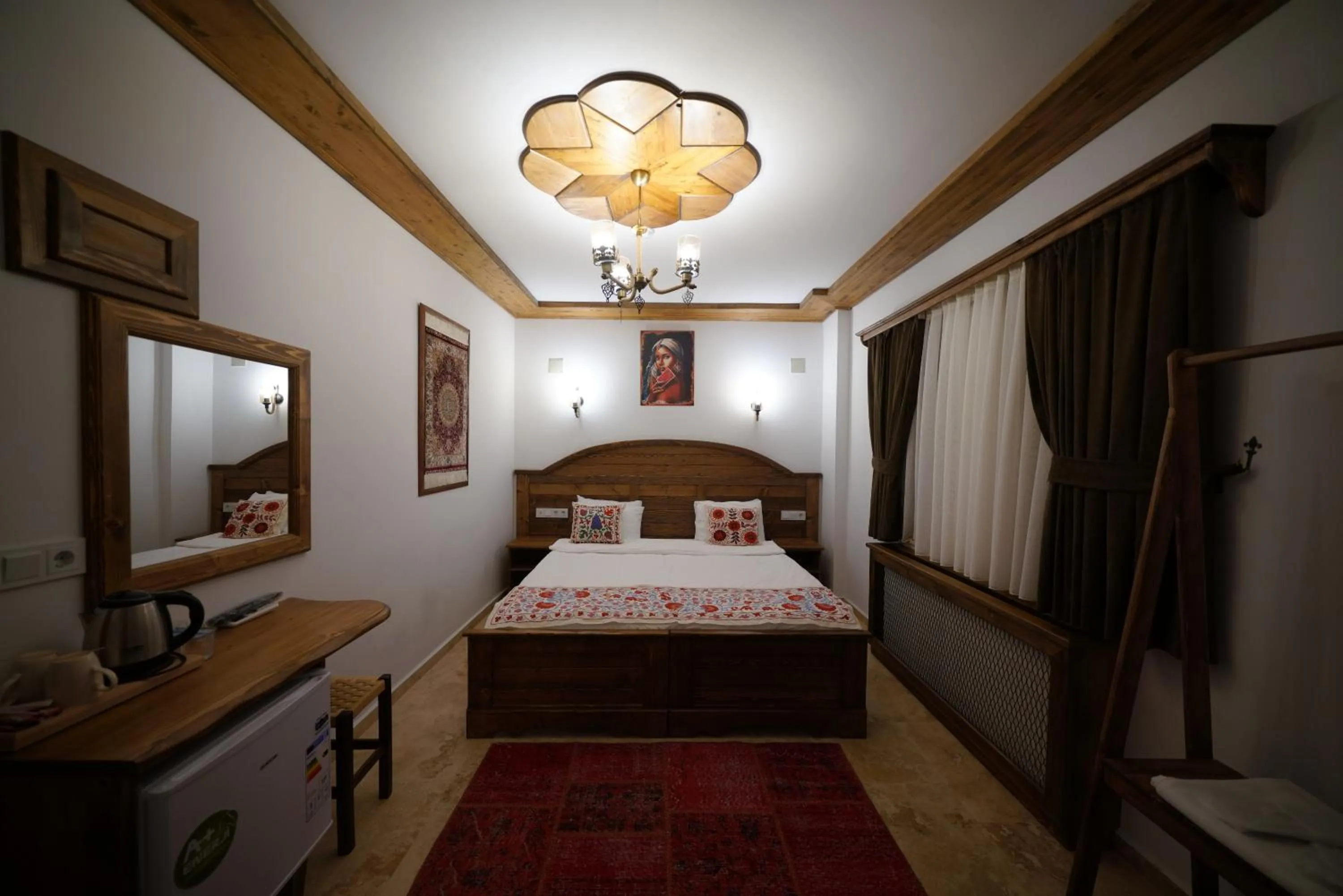 Photo of the whole room, Bed in Pashahan Hotel