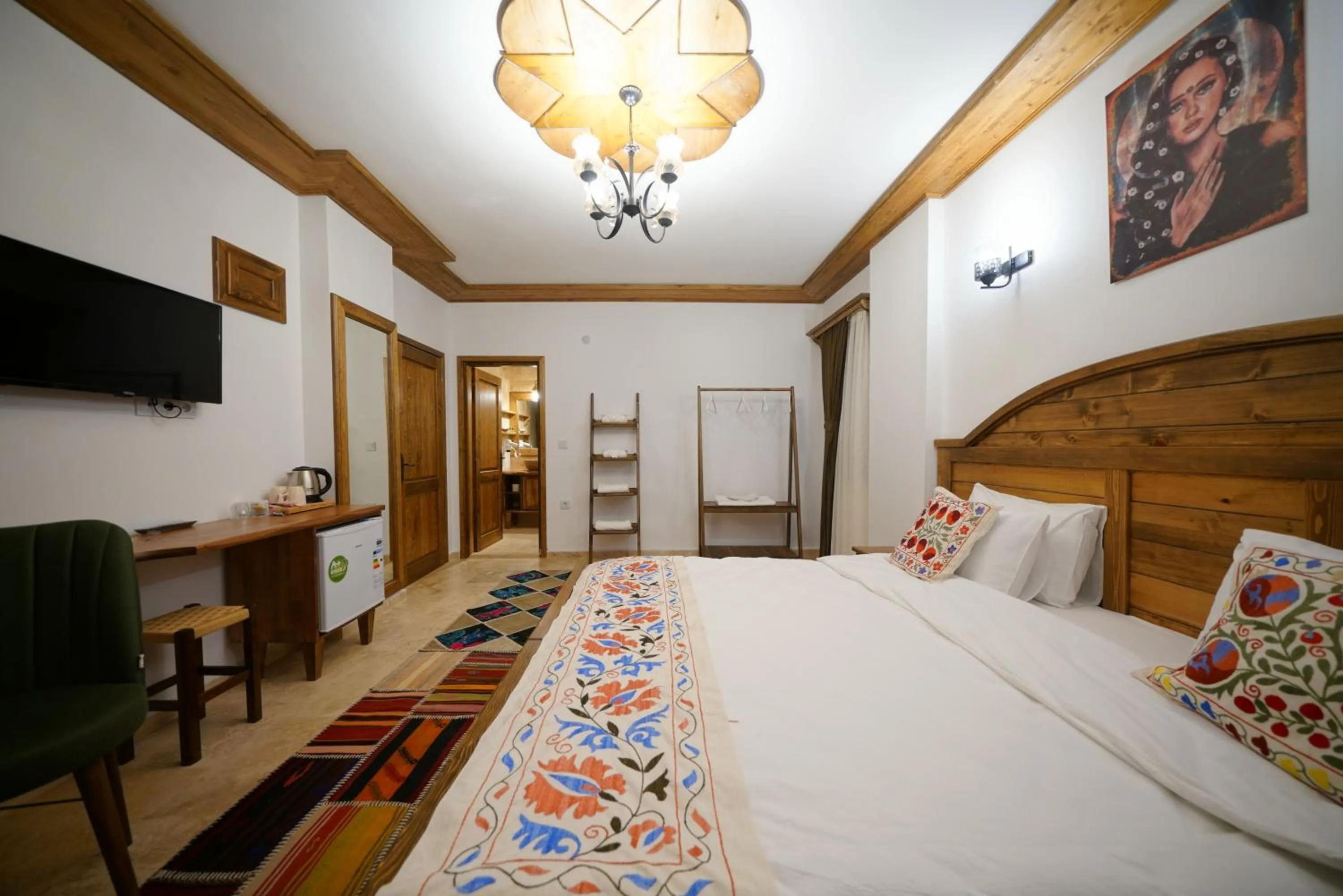 Photo of the whole room, Bed in Pashahan Hotel