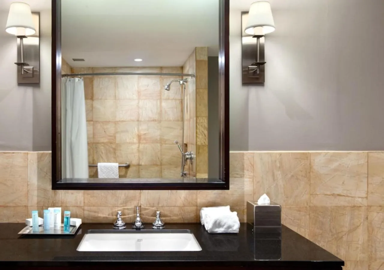 Shower in Hilton Mexico City Reforma