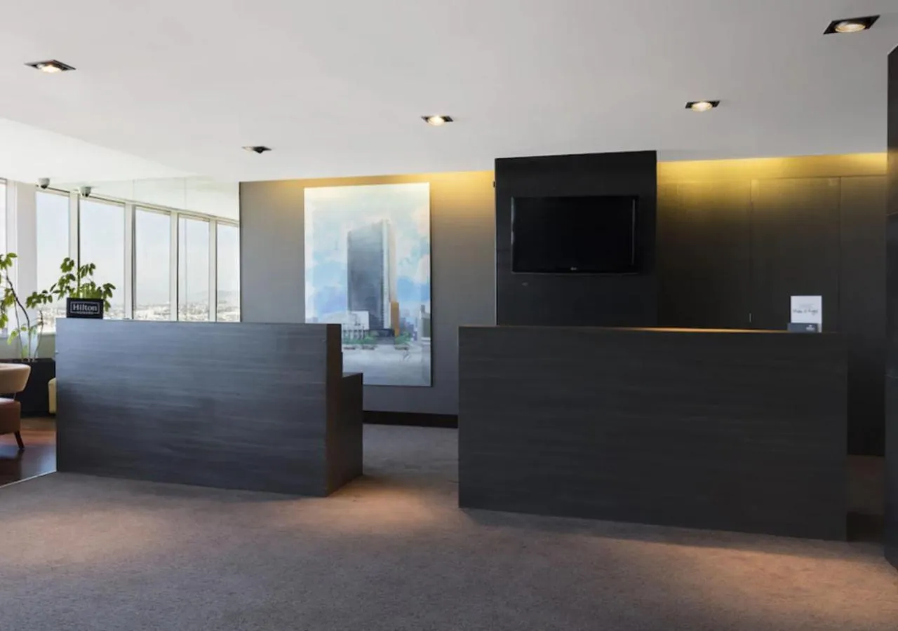 Communal lounge/ TV room in Hilton Mexico City Reforma