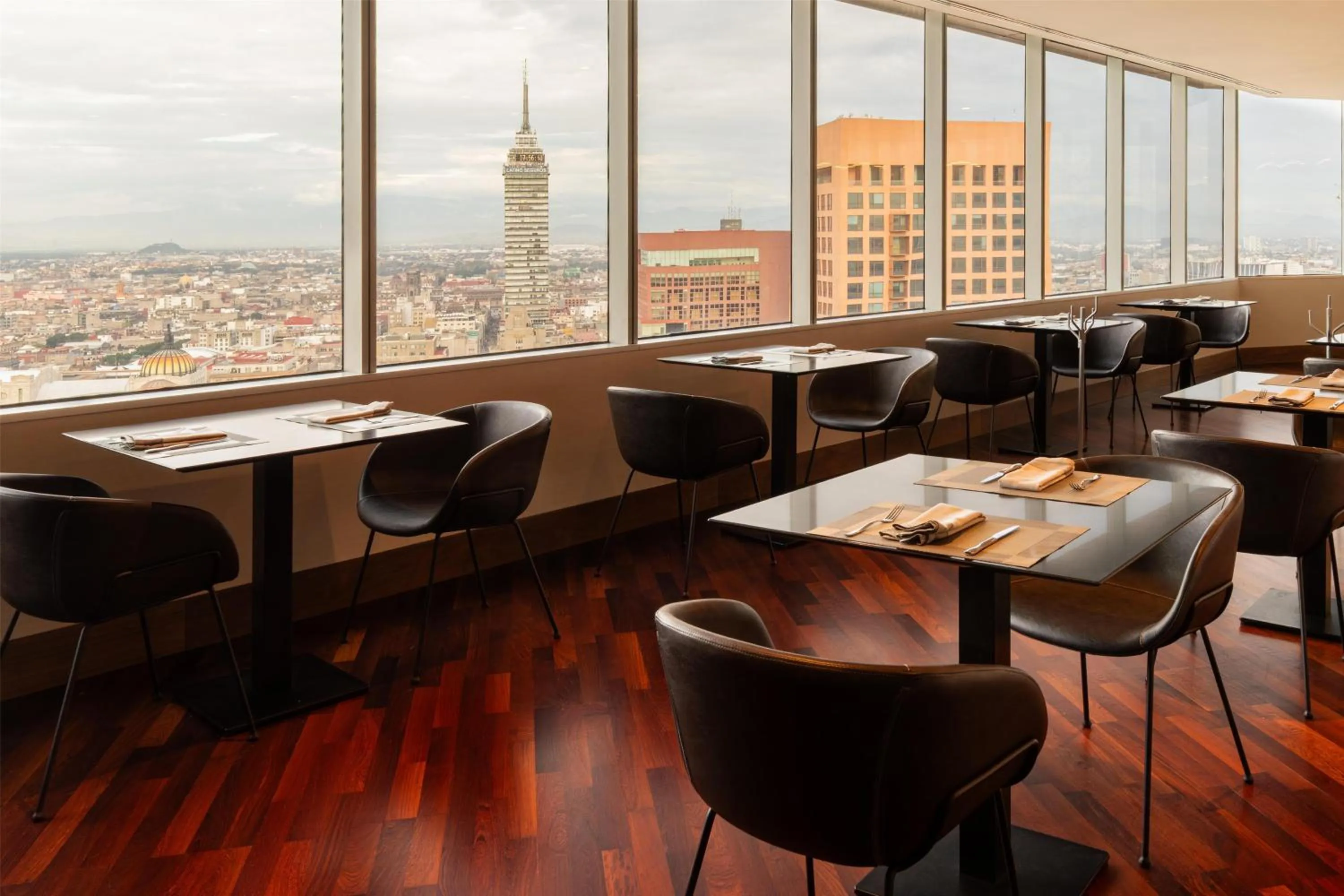Property building in Hilton Mexico City Reforma