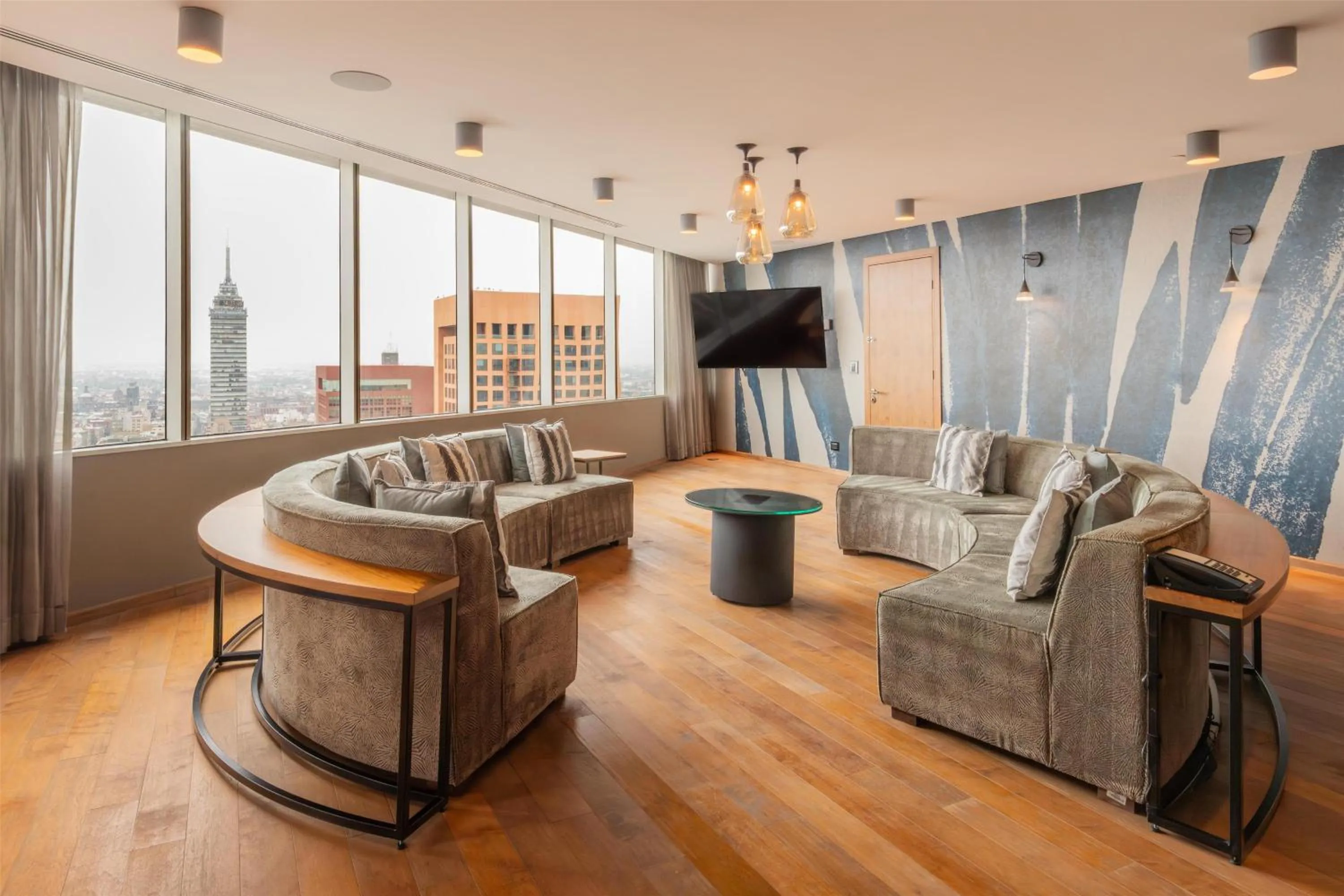 Living room in Hilton Mexico City Reforma