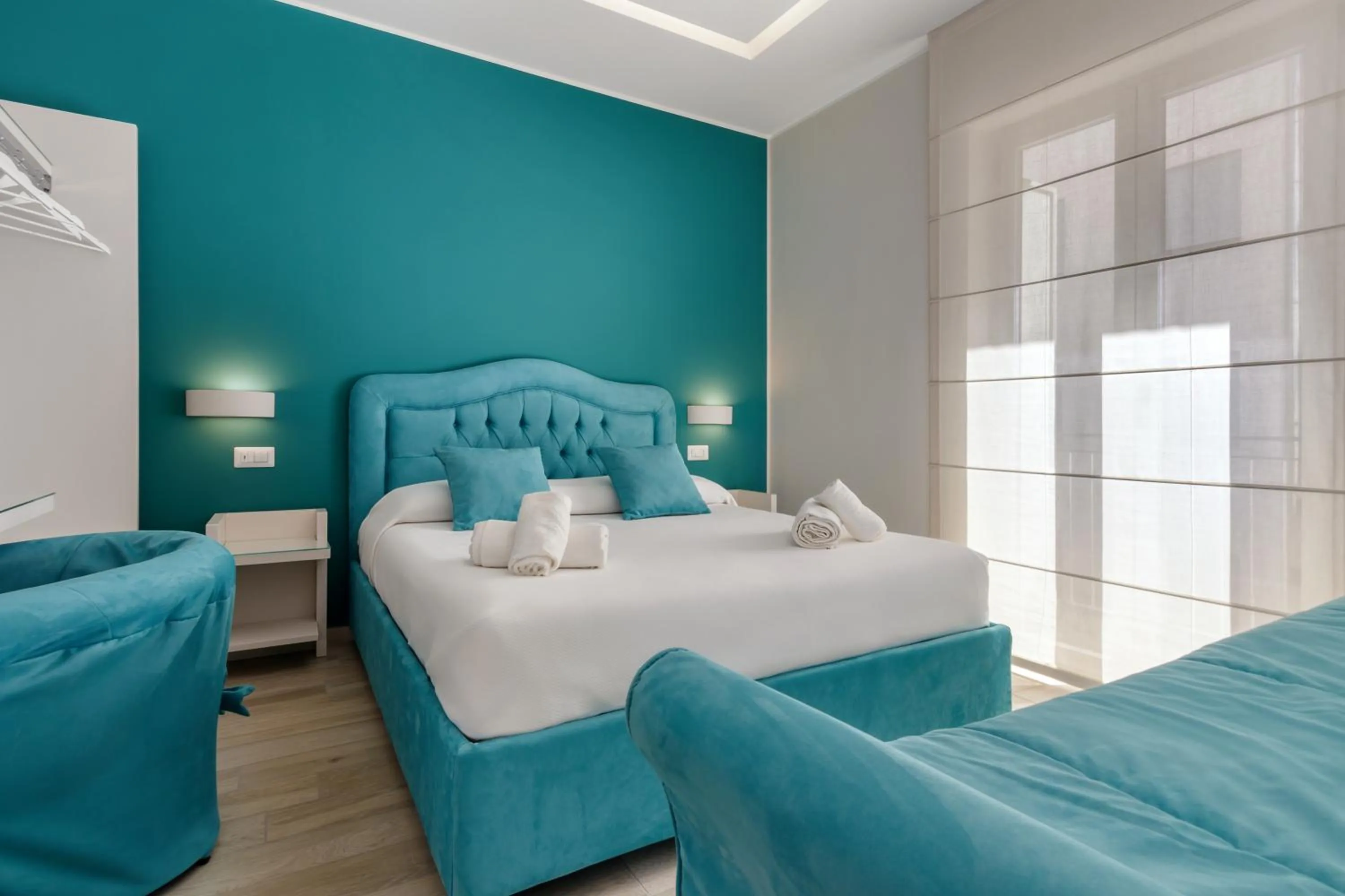 View (from property/room), Bed in Tiffany Suites