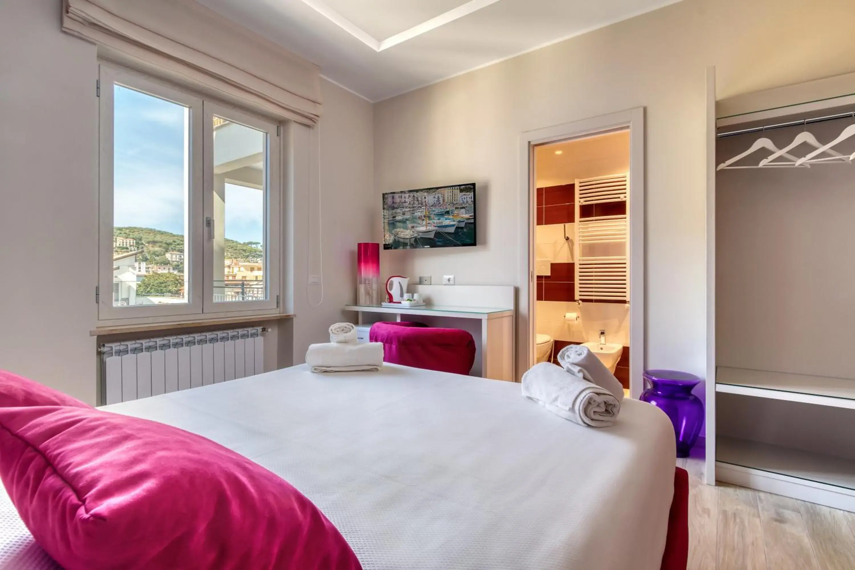 Double Room in Tiffany Suites Double Room in Tiffany Suites