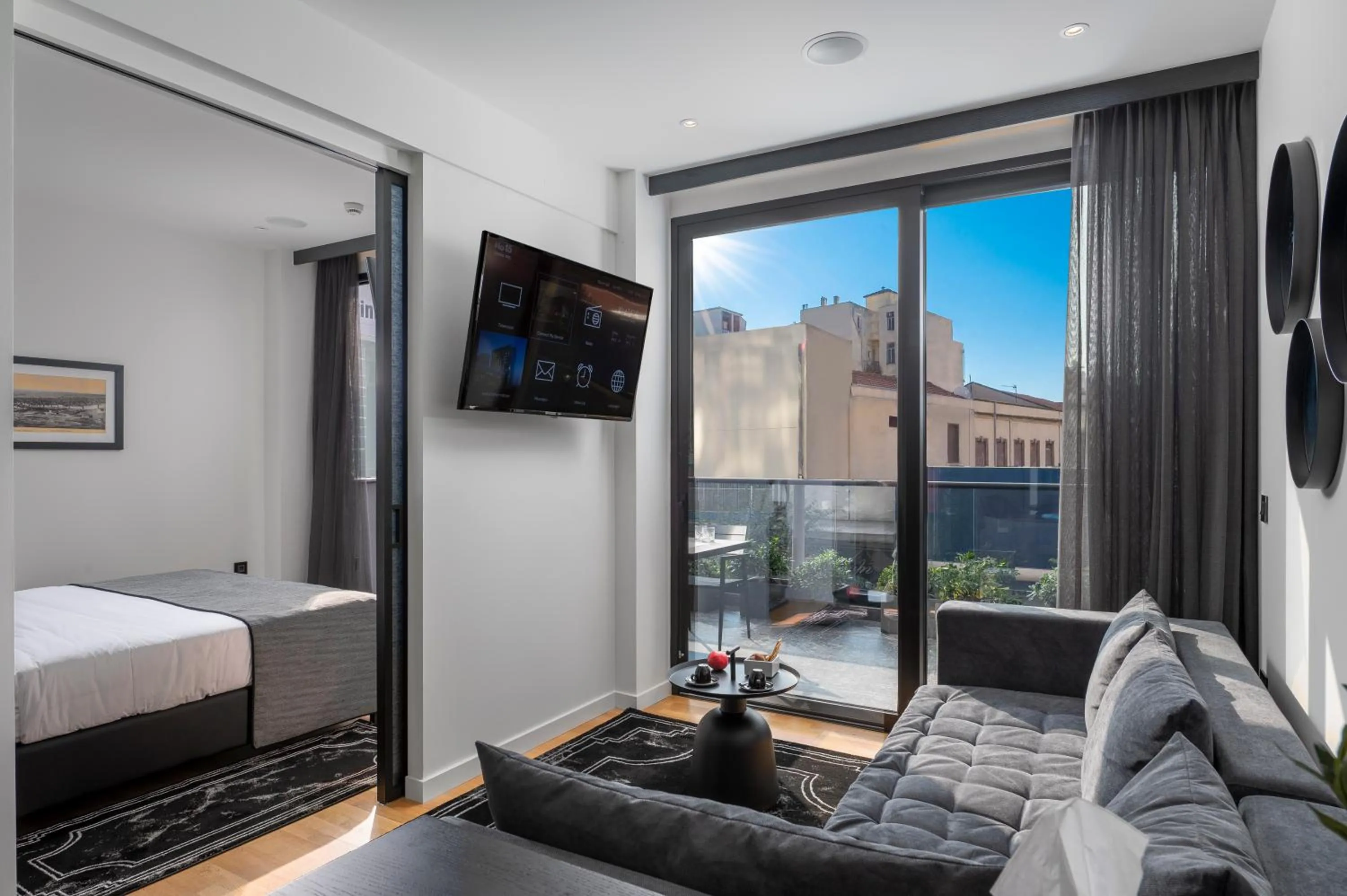 Street view, Bed in No 15 Ermou Hotel