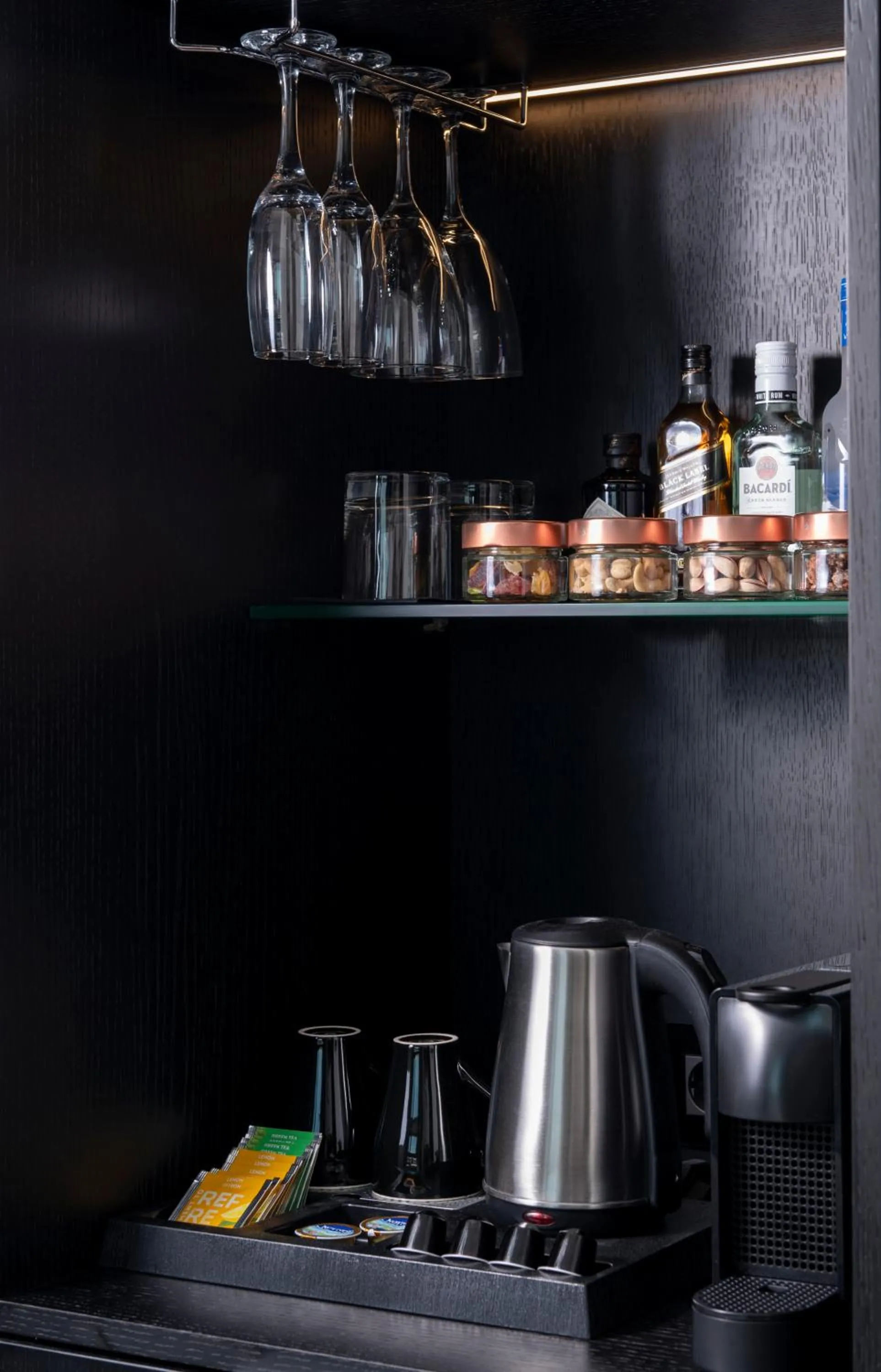 Food and drinks in No 15 Ermou Hotel