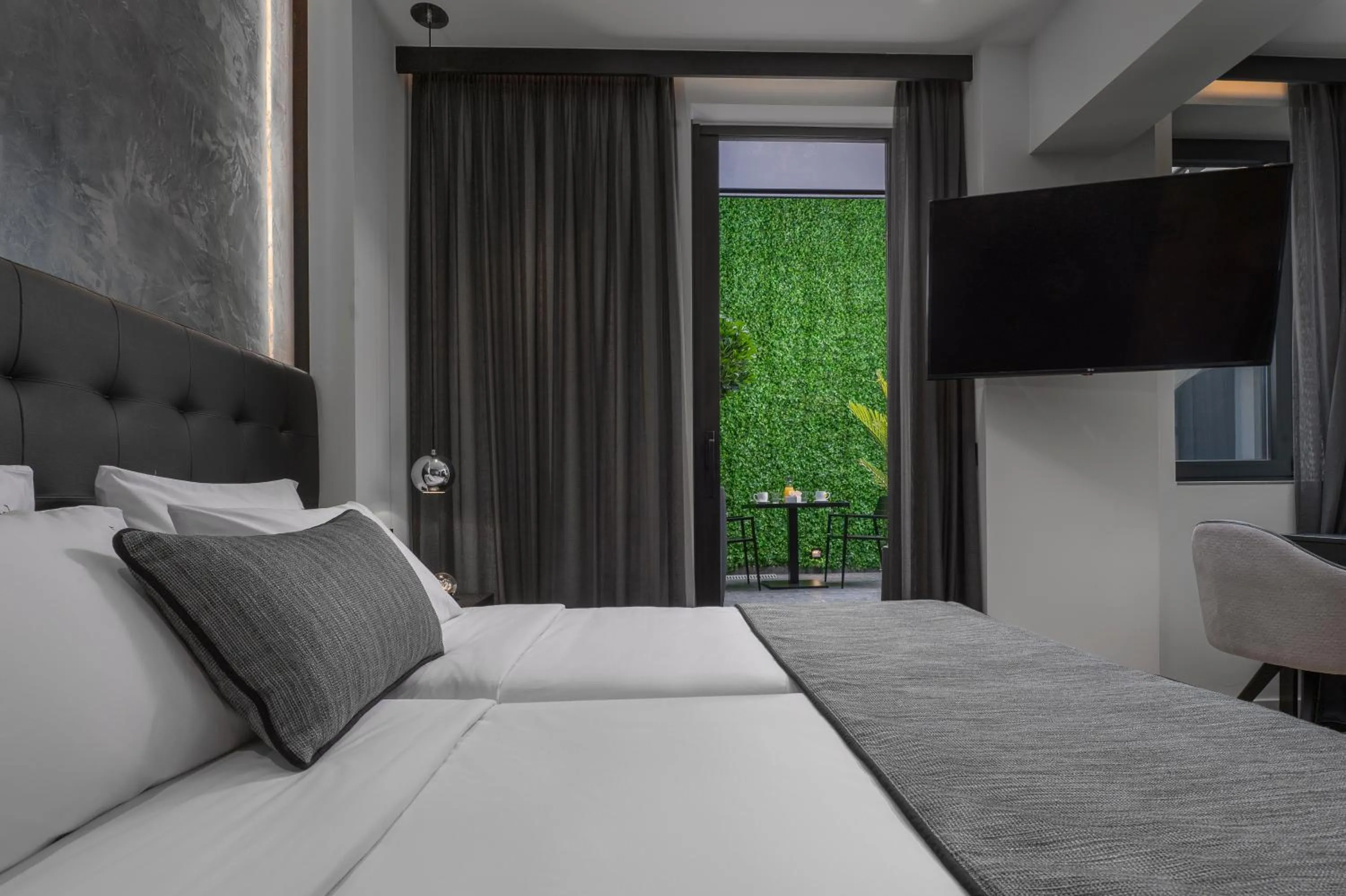 Bed in No 15 Ermou Hotel