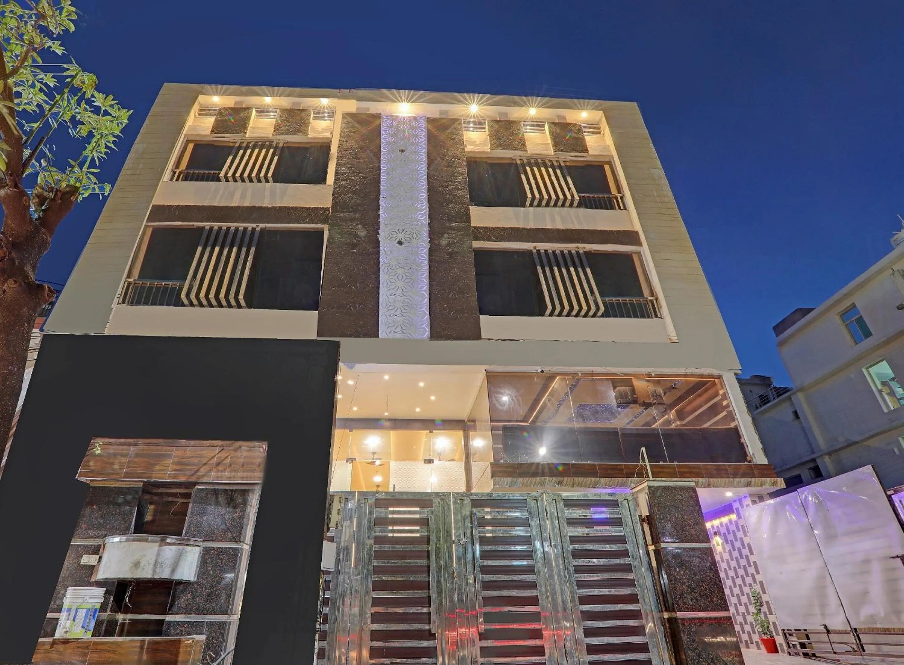 Facade/entrance in Super Townhouse Riddhi Residency