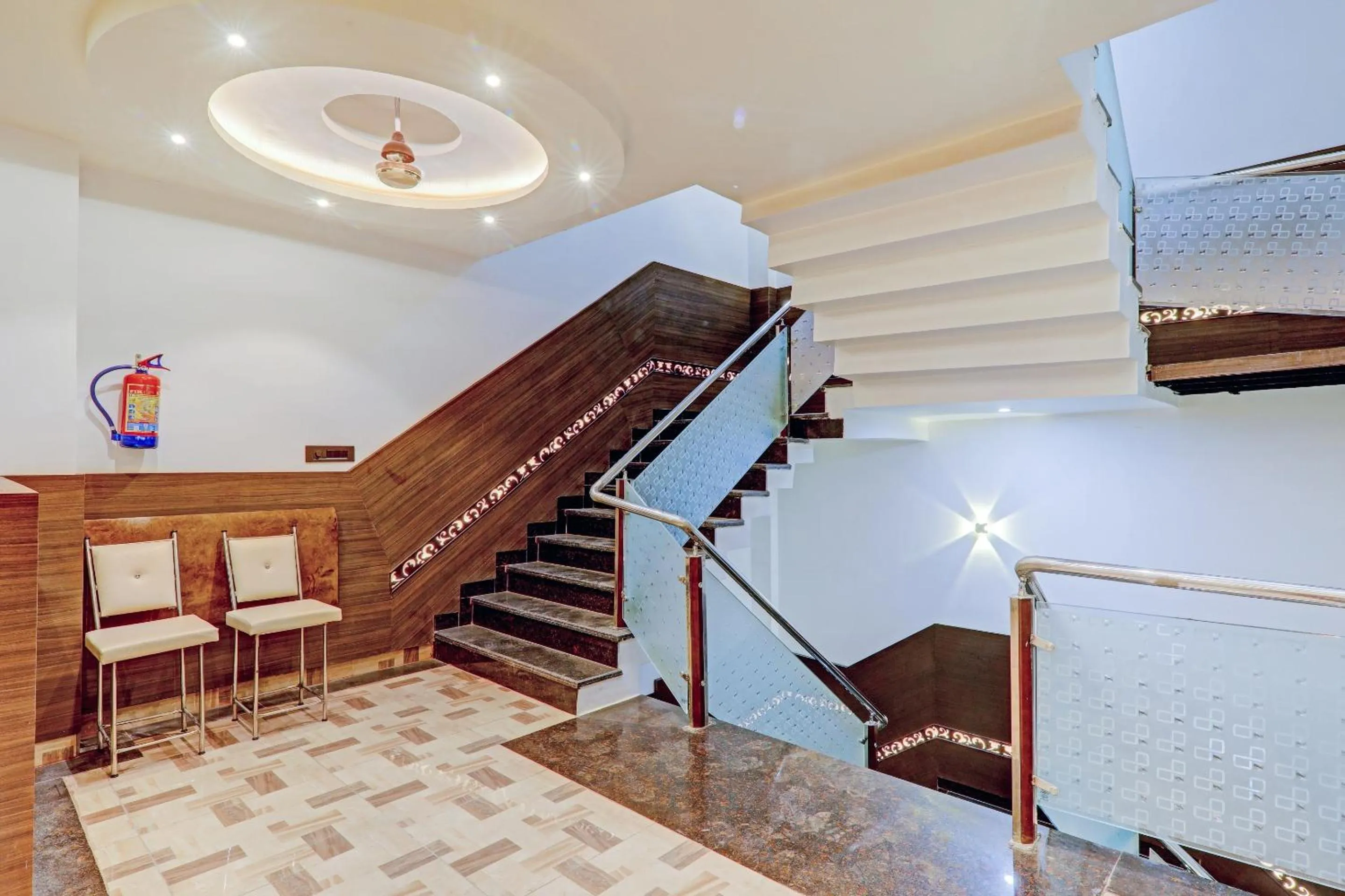 Lobby or reception in Super Townhouse Riddhi Residency